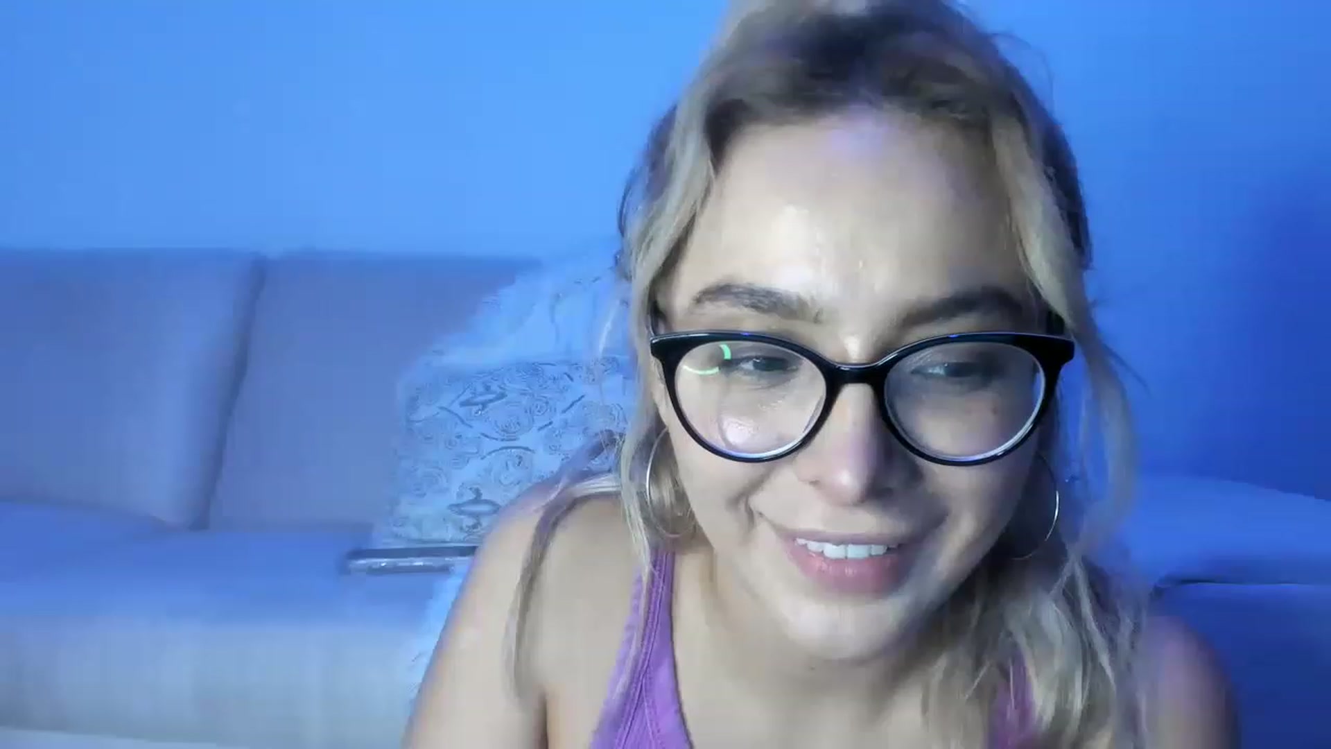 Gallery image thumbnail from Angelicvegaa's myfreecams stream on, 11/28/2022, 24:10 image 11 of 20