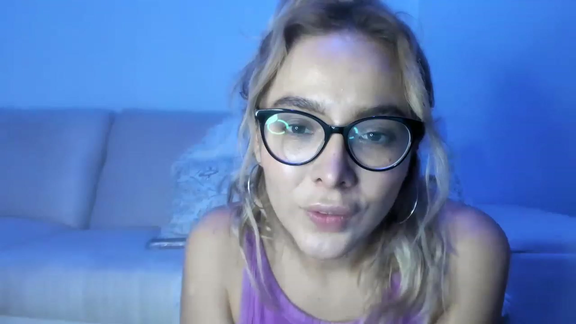 Gallery image thumbnail from Angelicvegaa's myfreecams stream on, 11/28/2022, 24:10 image 7 of 20