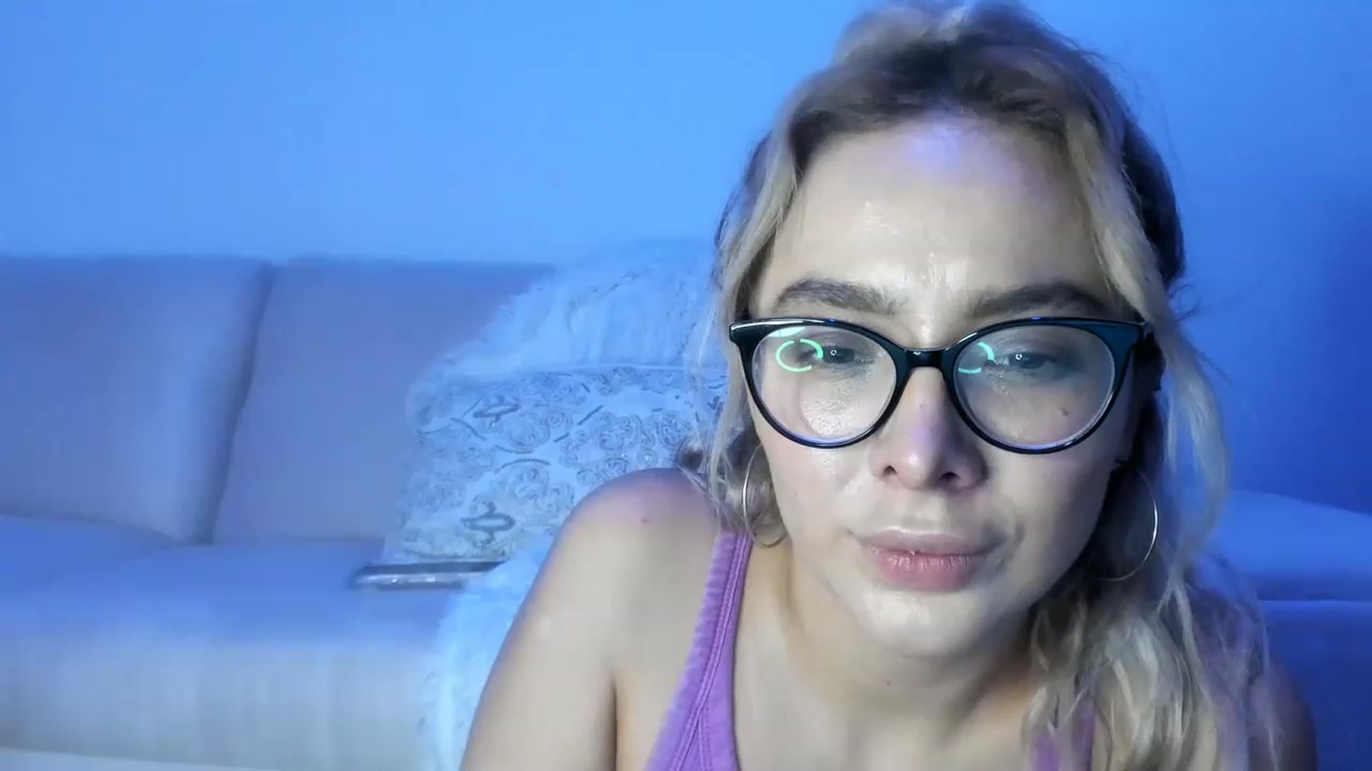 Gallery image thumbnail from Angelicvegaa's myfreecams stream on, 11/28/2022, 24:10 image 15 of 20
