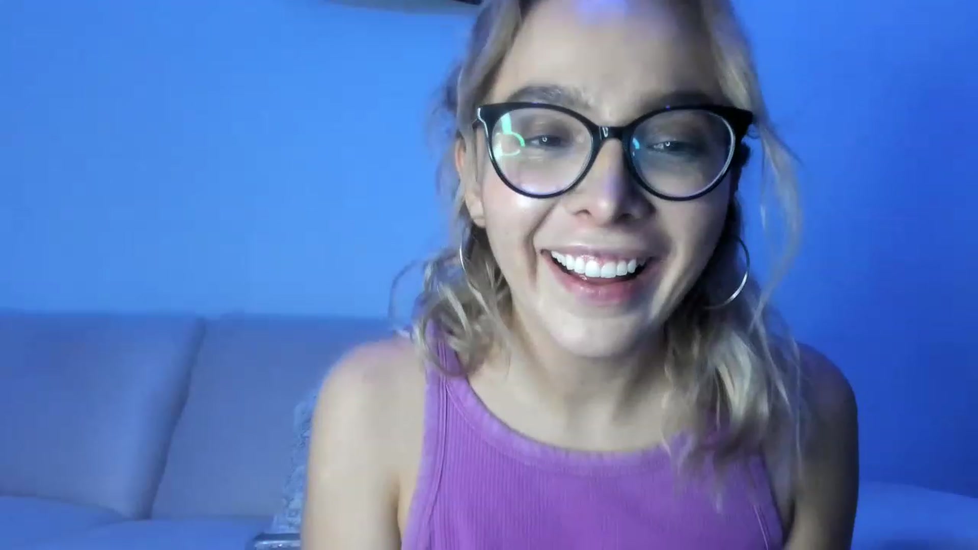 Gallery image thumbnail from Angelicvegaa's myfreecams stream on, 11/28/2022, 24:10 image 5 of 20