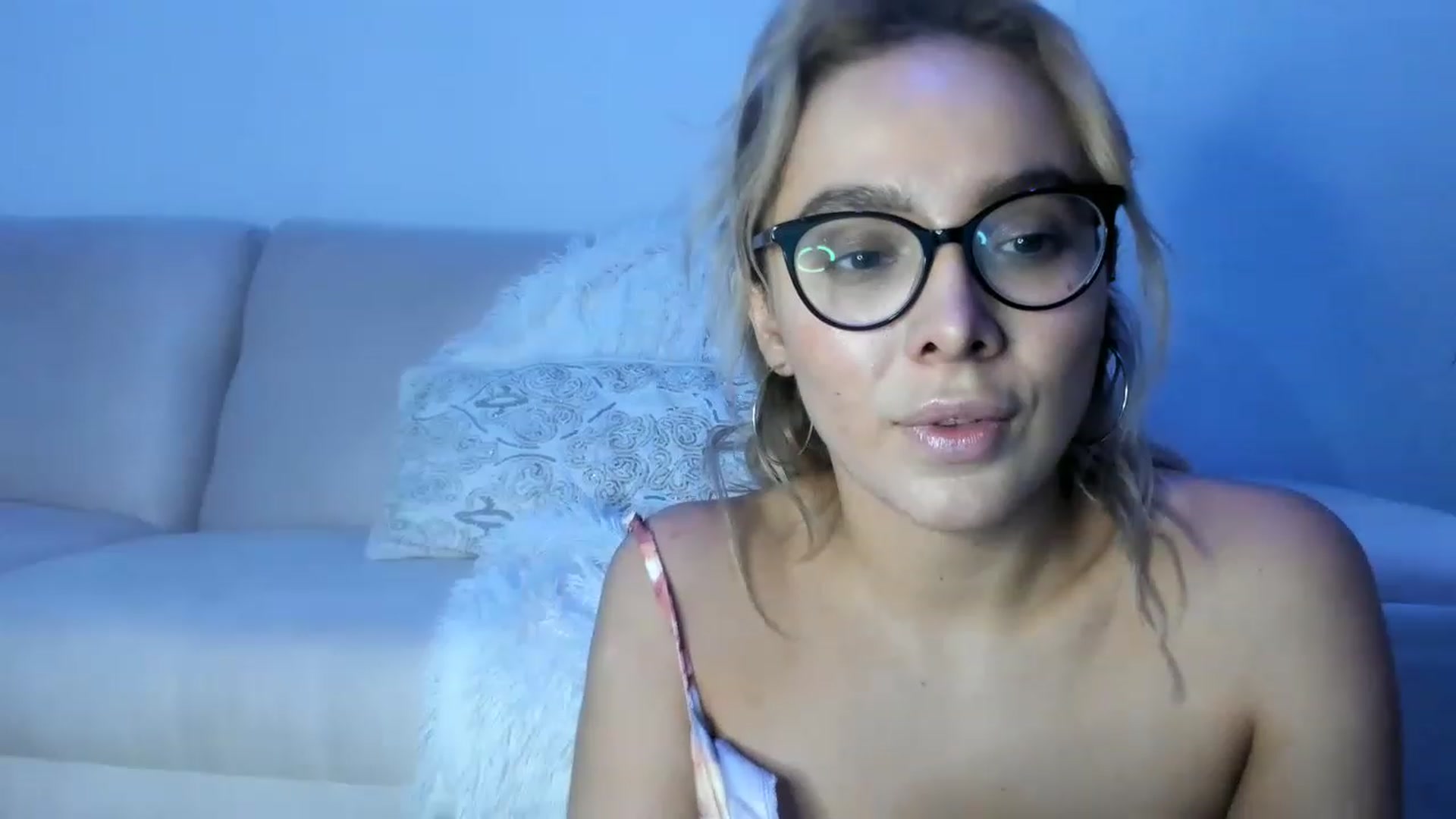 Gallery image thumbnail from Angelicvegaa's myfreecams stream on, 11/28/2022, 01:44 image 3 of 20