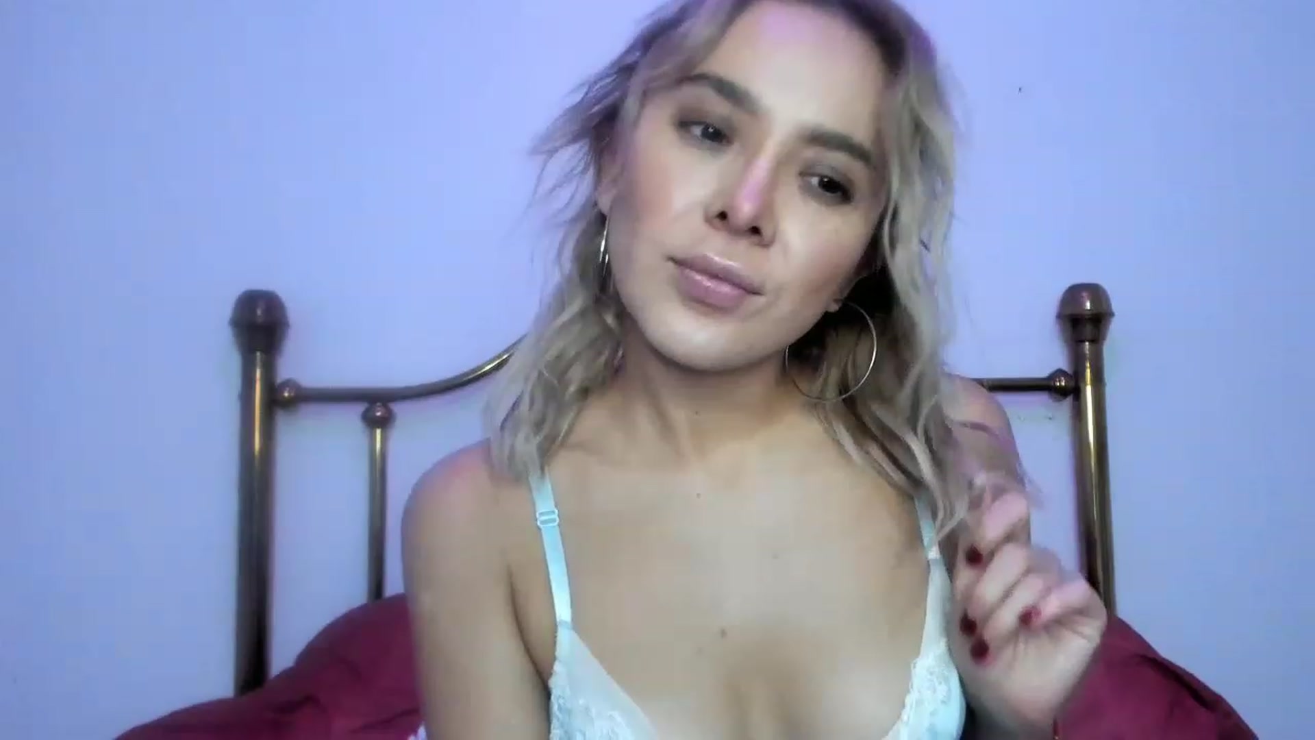 Gallery image thumbnail from Angelicvegaa's myfreecams stream on, 12/01/2022, 24:30 image 5 of 20