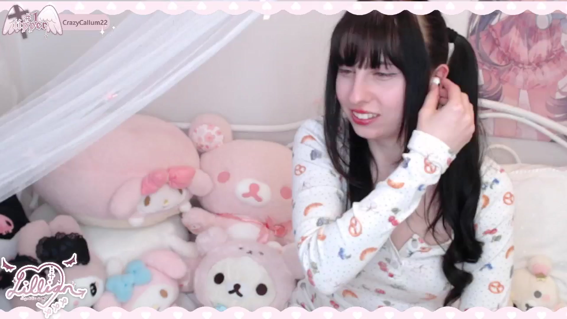 Gallery image thumbnail from Angelillic's myfreecams stream on, 04/26/2024, 02:00 image 4 of 20