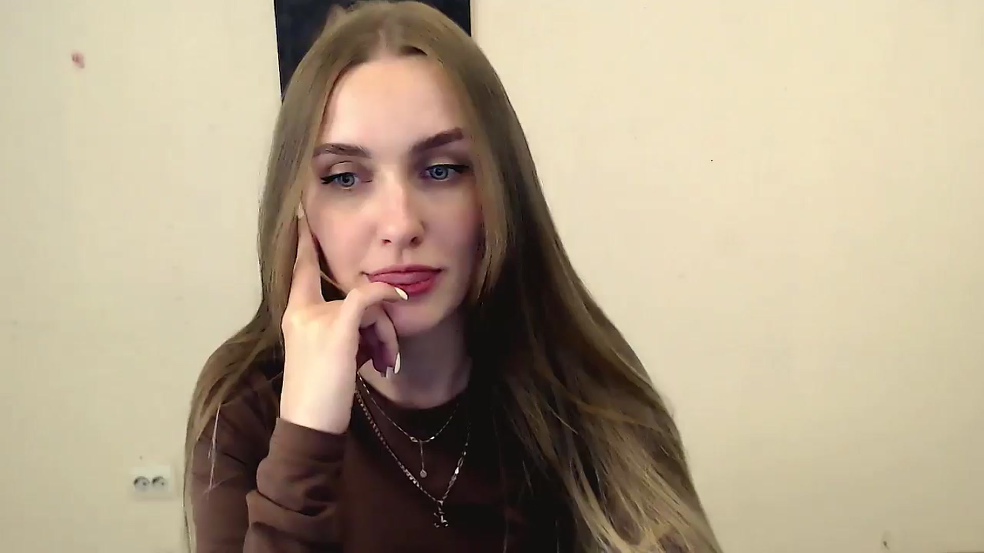 Gallery image thumbnail from Angelina_S_'s myfreecams stream on, 06/14/2025, 12:05 image 12 of 20
