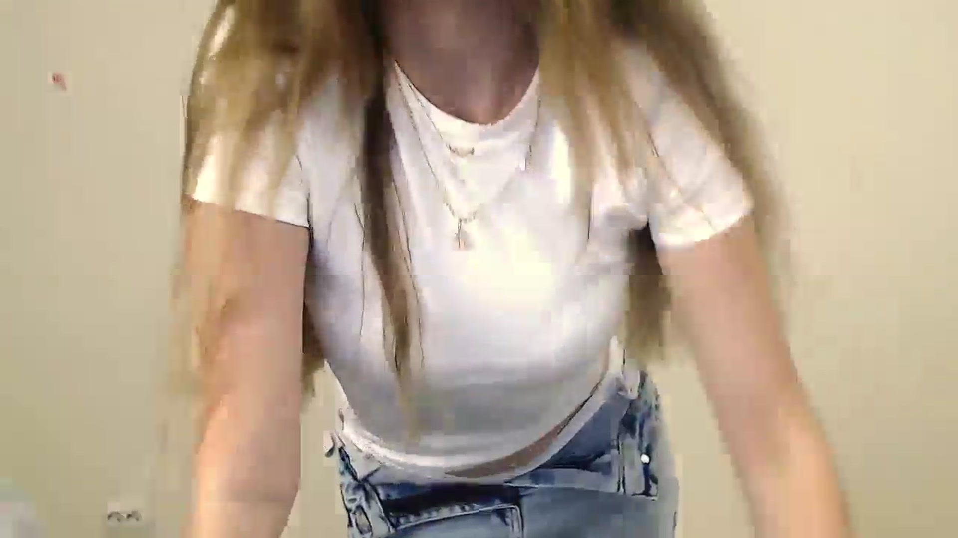 Gallery image thumbnail from Angelina_S_'s myfreecams stream on, 06/17/2025, 08:59 image 17 of 20