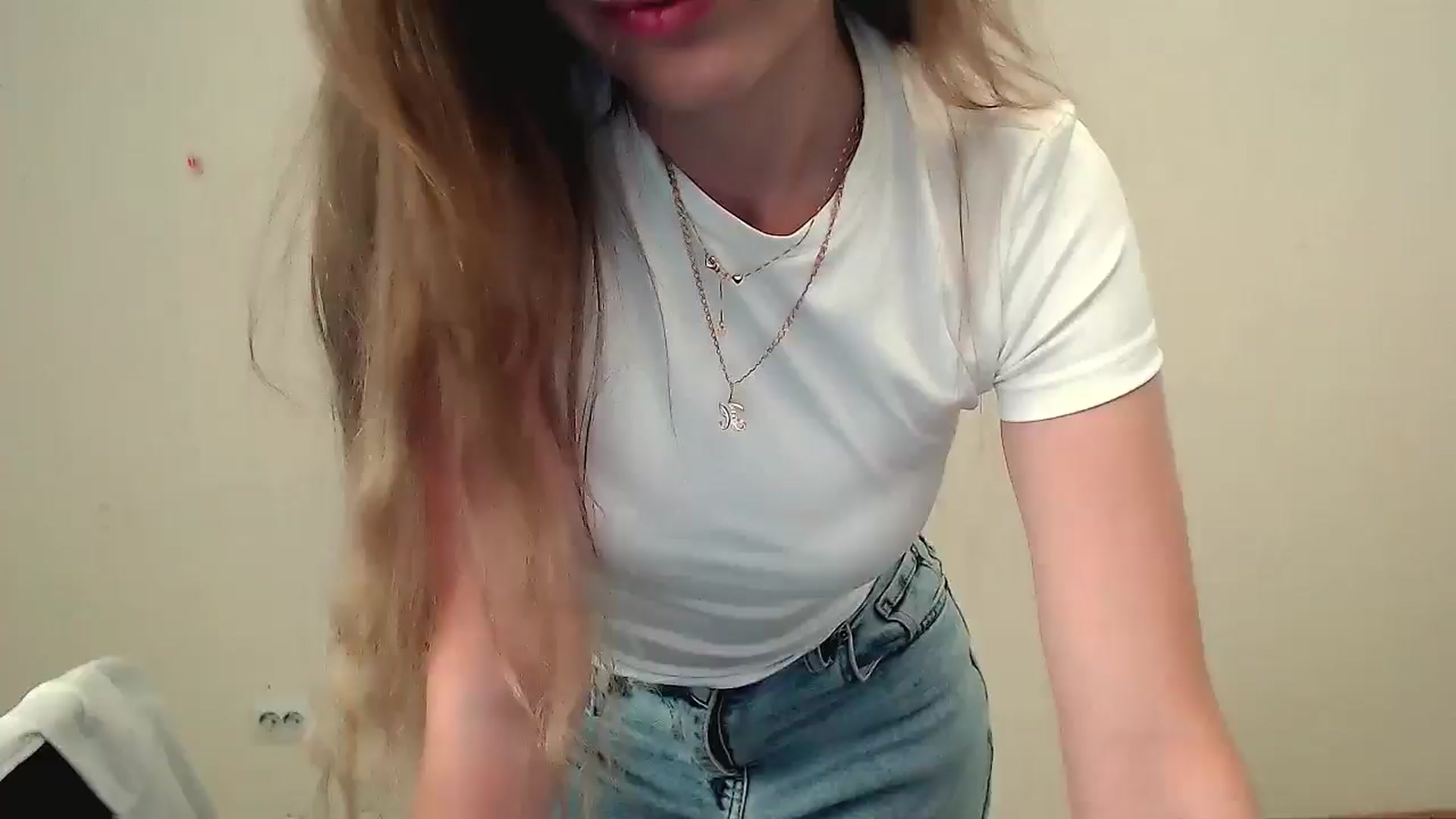 Gallery image thumbnail from Angelina_S_'s myfreecams stream on, 06/17/2025, 12:18 image 1 of 20