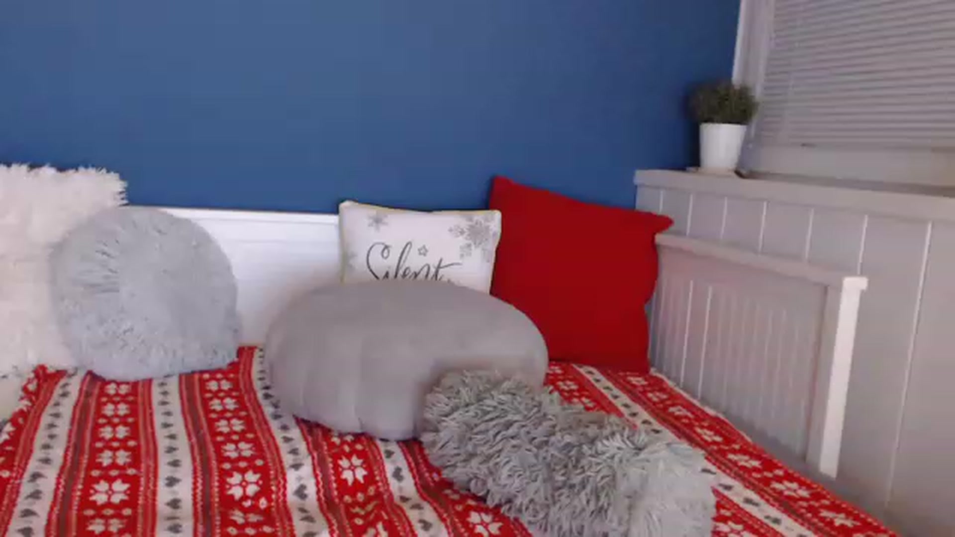 Gallery image thumbnail from AngelineShine's myfreecams stream on, 12/04/2022, 22:29 image 19 of 20