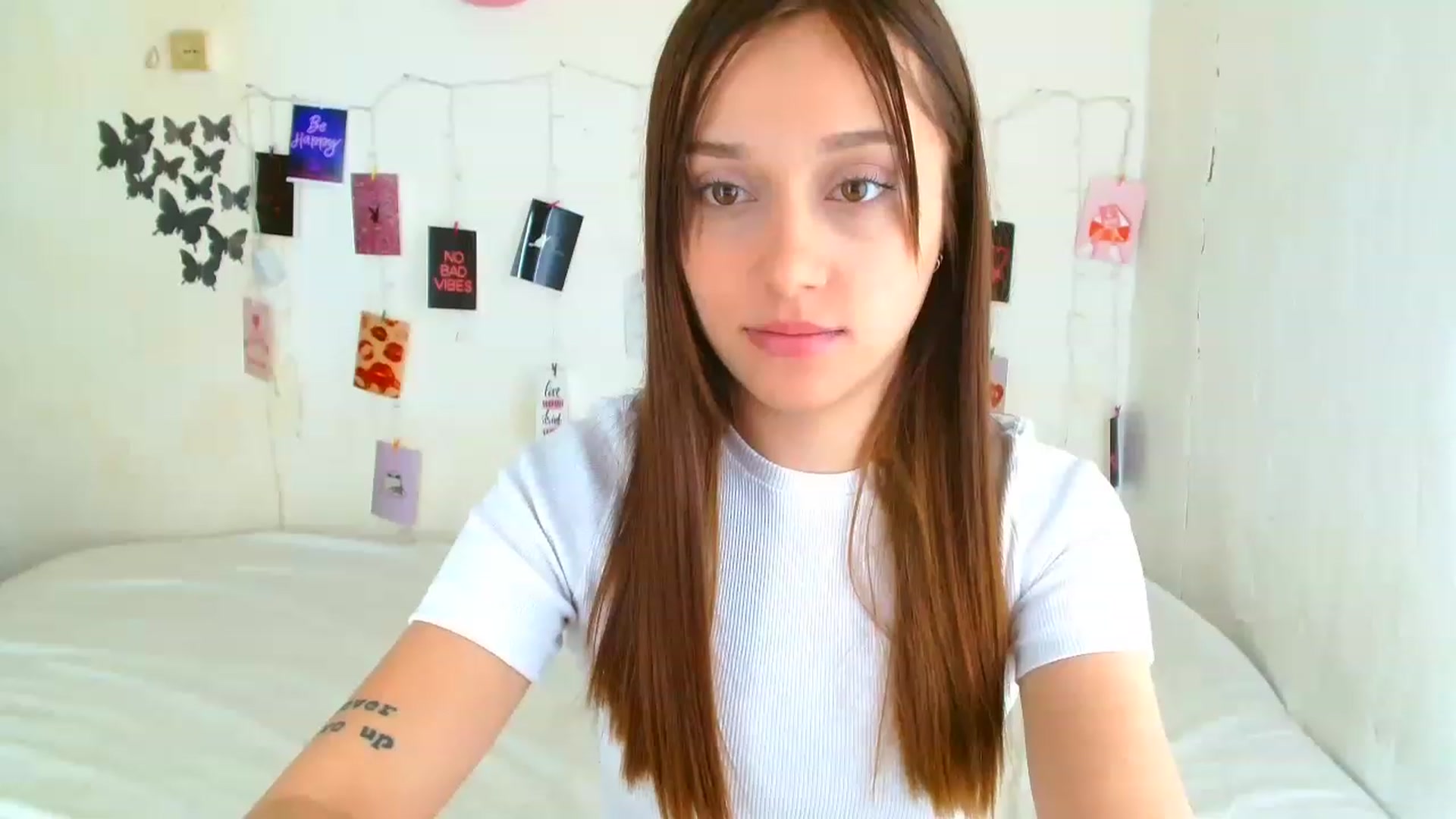 Gallery image thumbnail from AngellBabyy's myfreecams stream on, 04/16/2023, 12:14 image 6 of 20