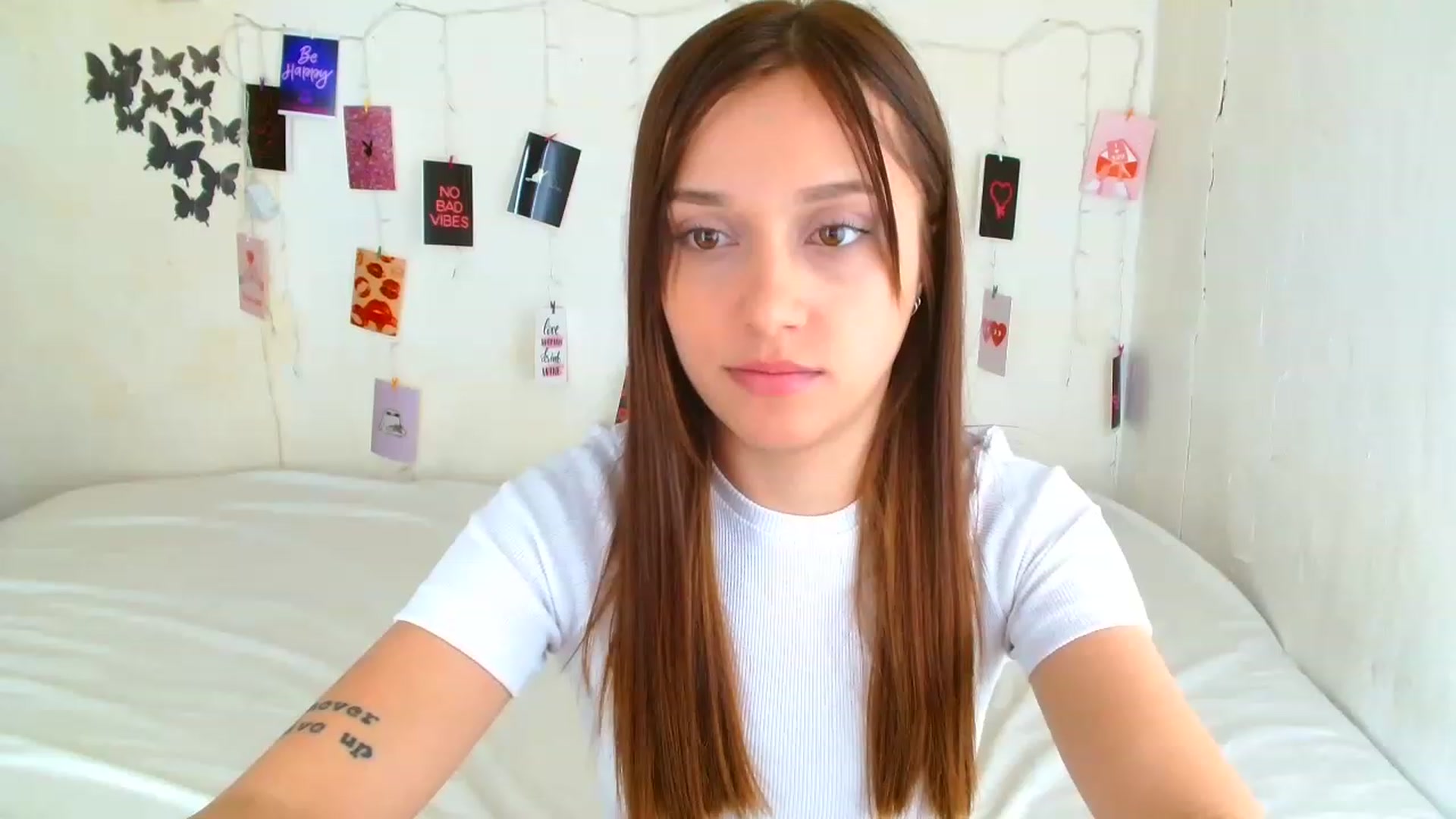 Gallery image thumbnail from AngellBabyy's myfreecams stream on, 04/16/2023, 12:14 image 3 of 20