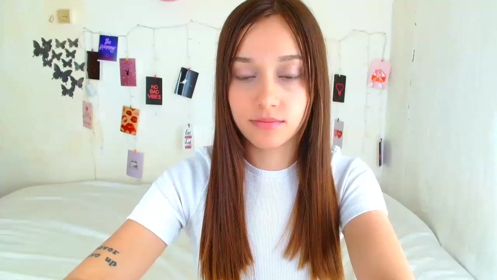 Gallery image thumbnail from AngellBabyy's myfreecams stream on, 04/16/2023, 12:14 image 12 of 20