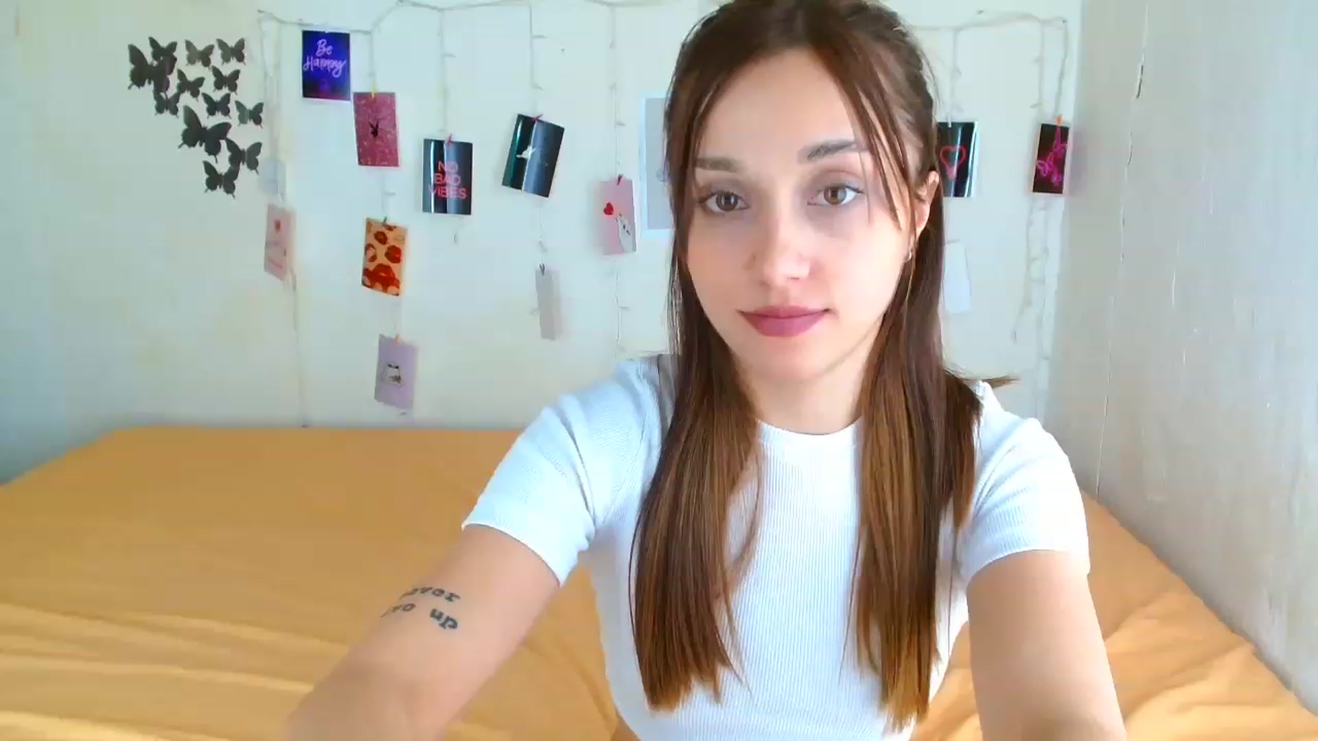 Gallery image thumbnail from AngellBabyy's myfreecams stream on, 05/01/2023, 11:27 image 16 of 20