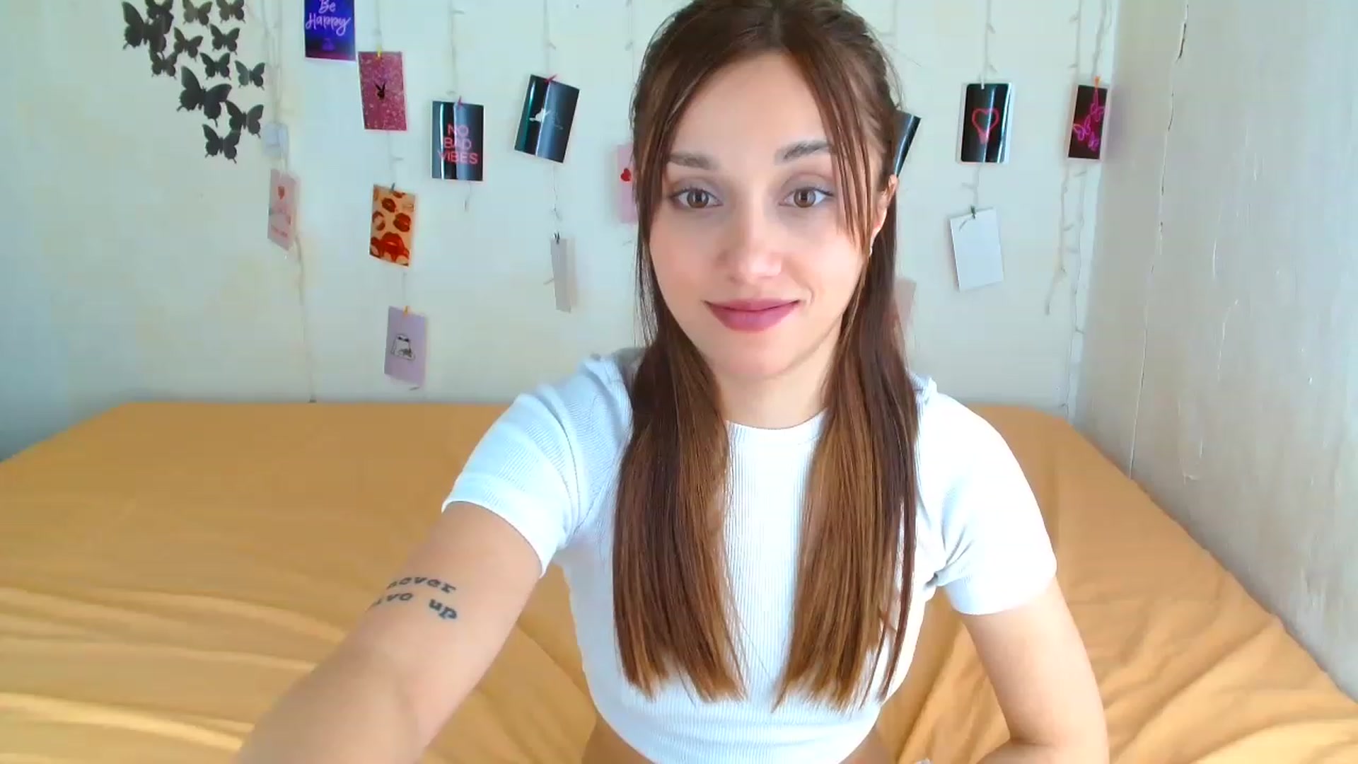 Gallery image thumbnail from AngellBabyy's myfreecams stream on, 05/01/2023, 11:27 image 11 of 20