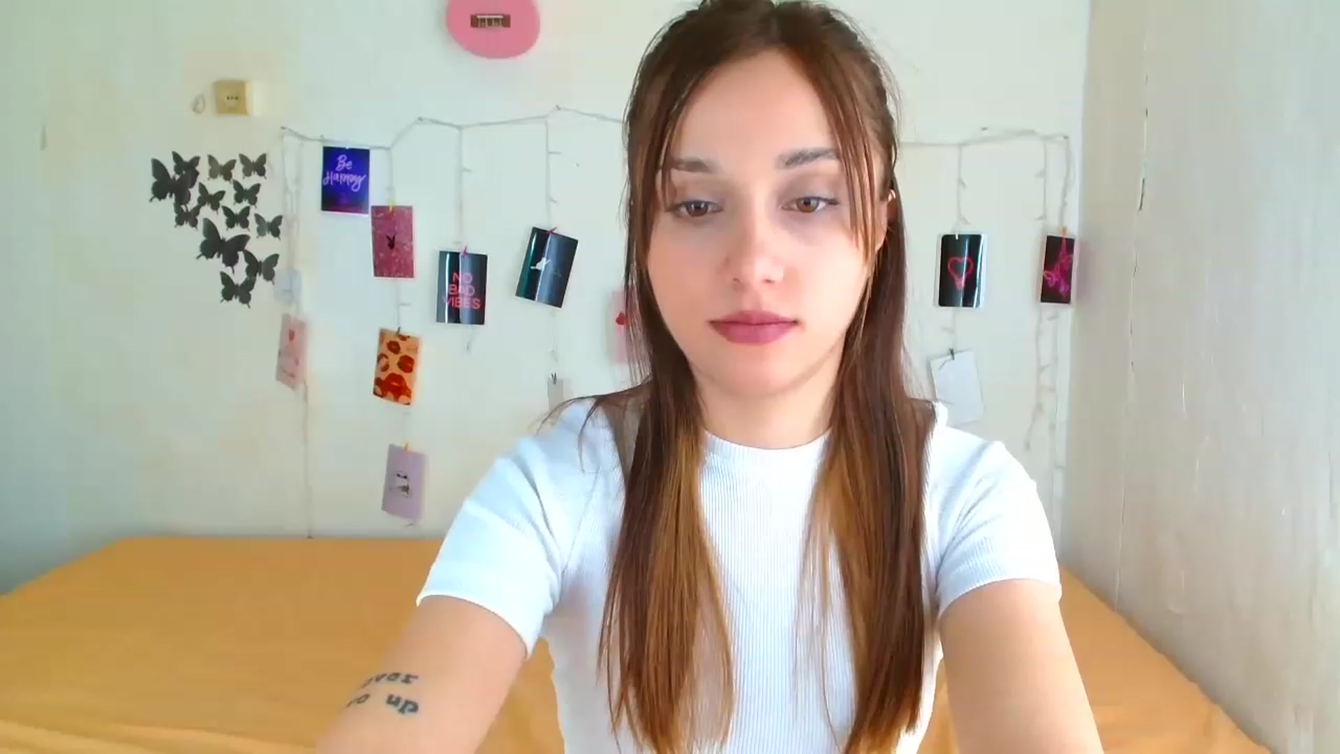 Gallery image thumbnail from AngellBabyy's myfreecams stream on, 05/01/2023, 11:27 image 7 of 20