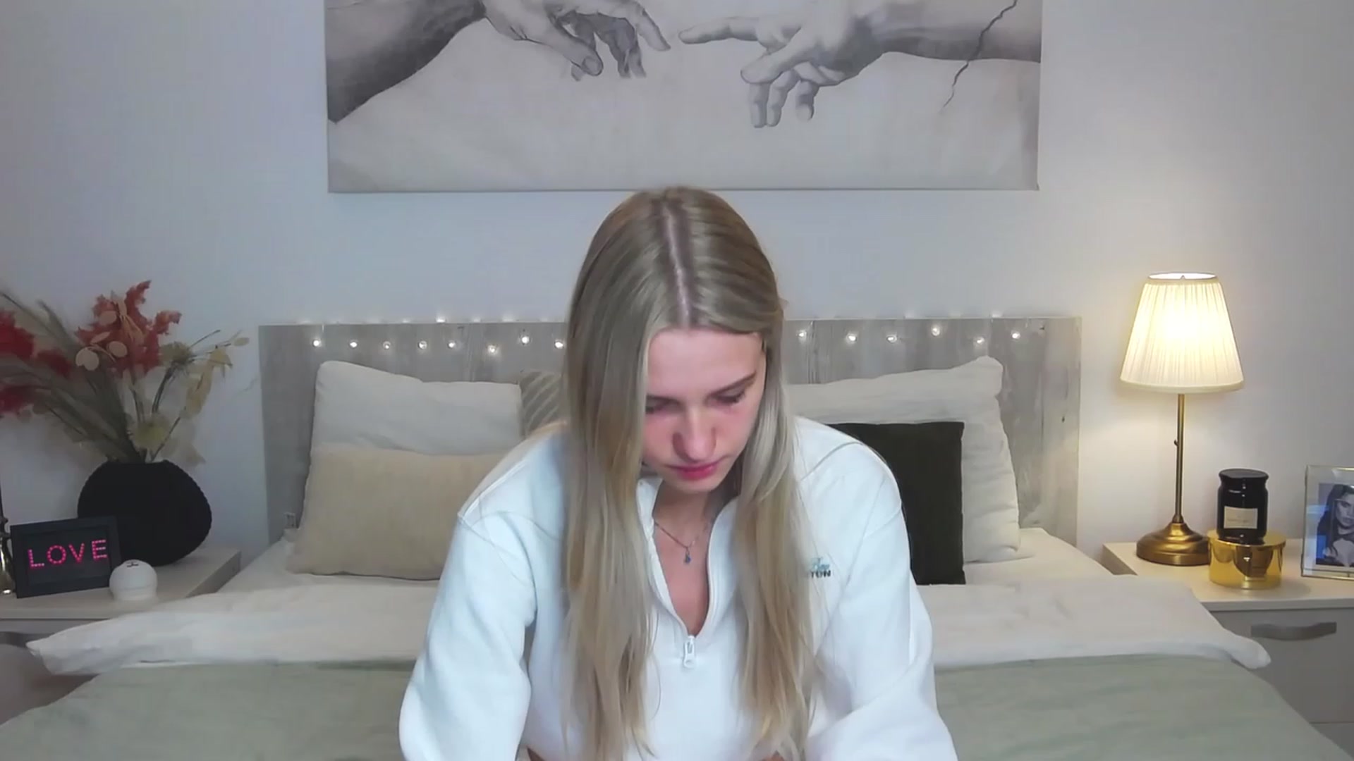 Gallery image thumbnail from Angell_XO's myfreecams stream on, 02/28/2023, 09:06 image 16 of 20