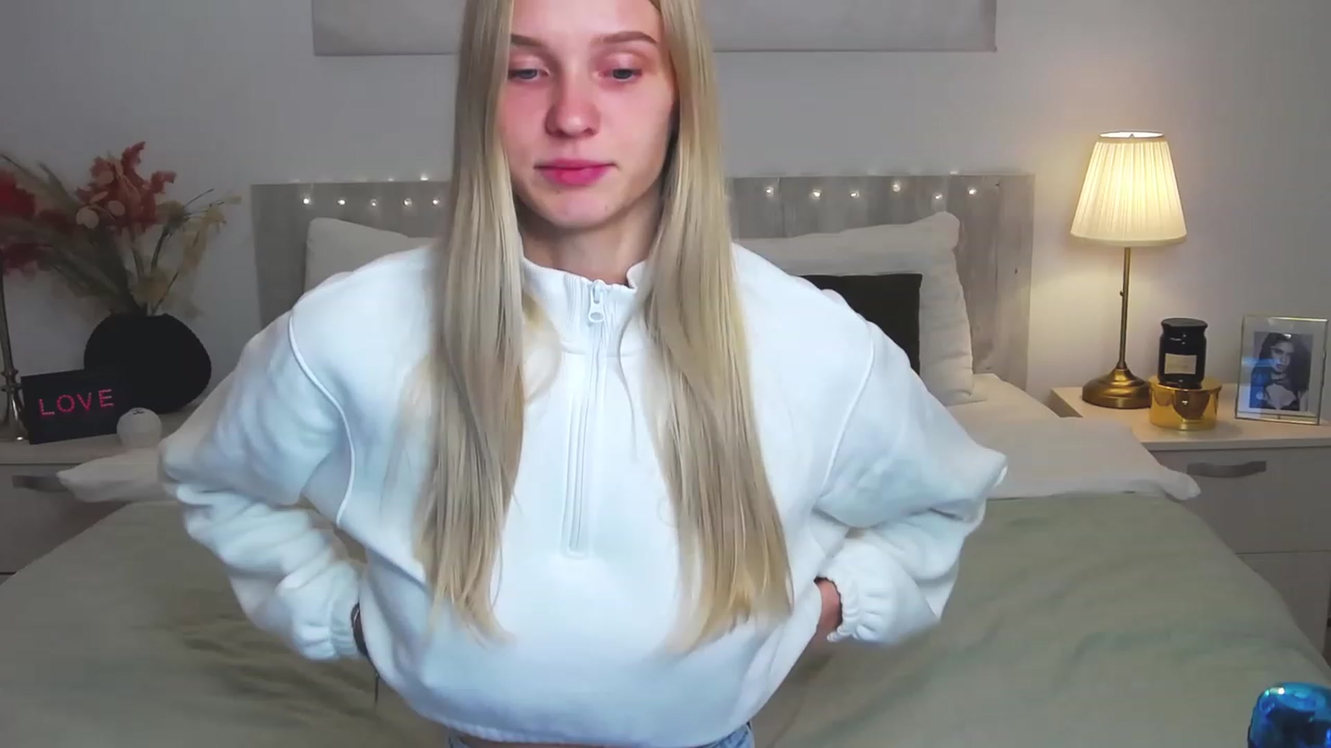 Gallery image thumbnail from Angell_XO's myfreecams stream on, 02/28/2023, 11:20 image 13 of 20