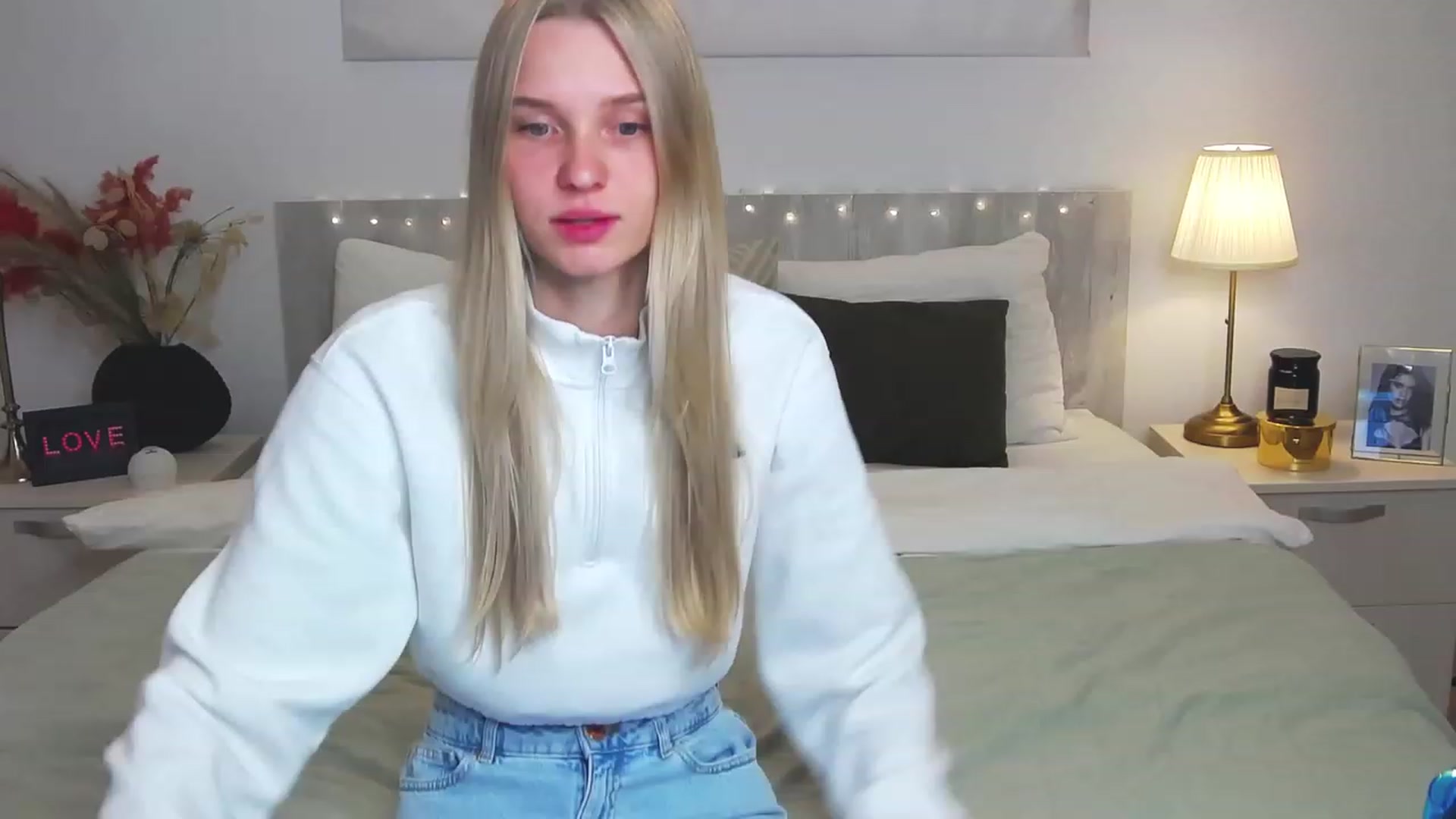 Gallery image thumbnail from Angell_XO's myfreecams stream on, 02/28/2023, 11:20 image 6 of 20