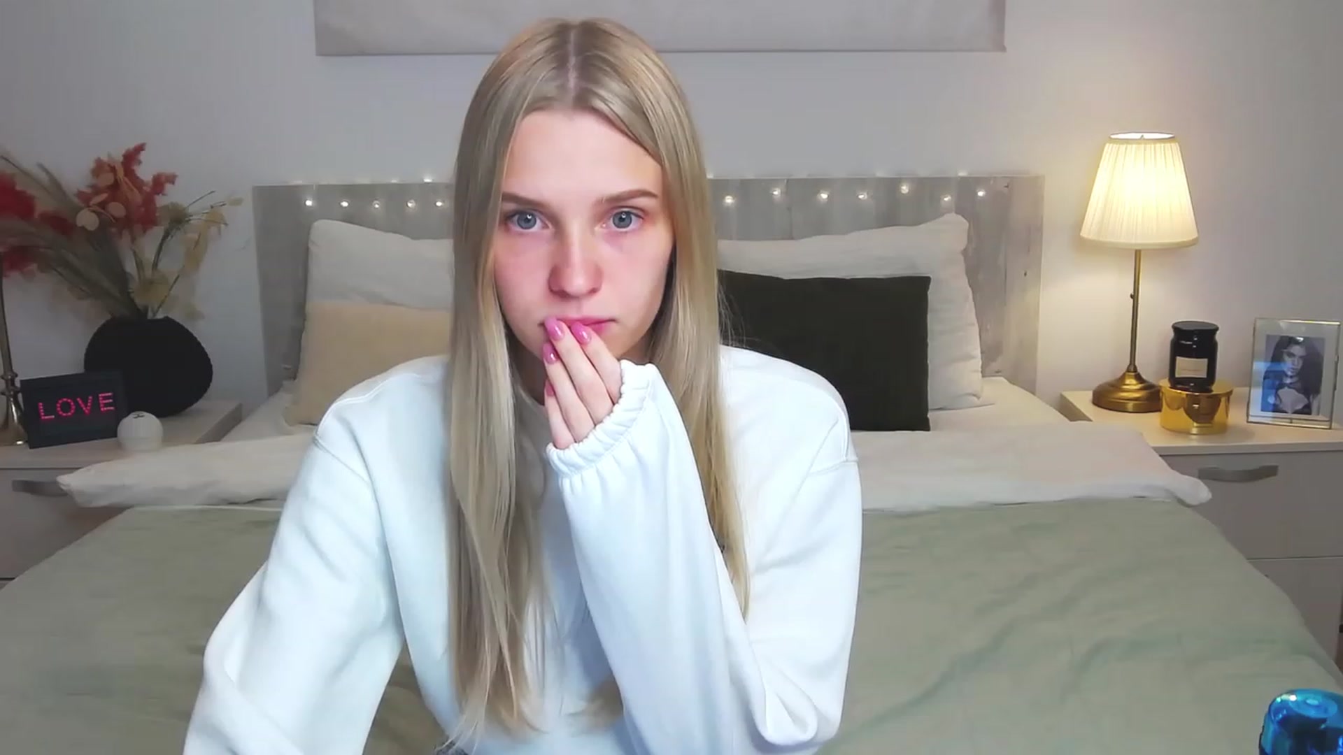 Gallery image thumbnail from Angell_XO's myfreecams stream on, 02/28/2023, 11:20 image 17 of 20