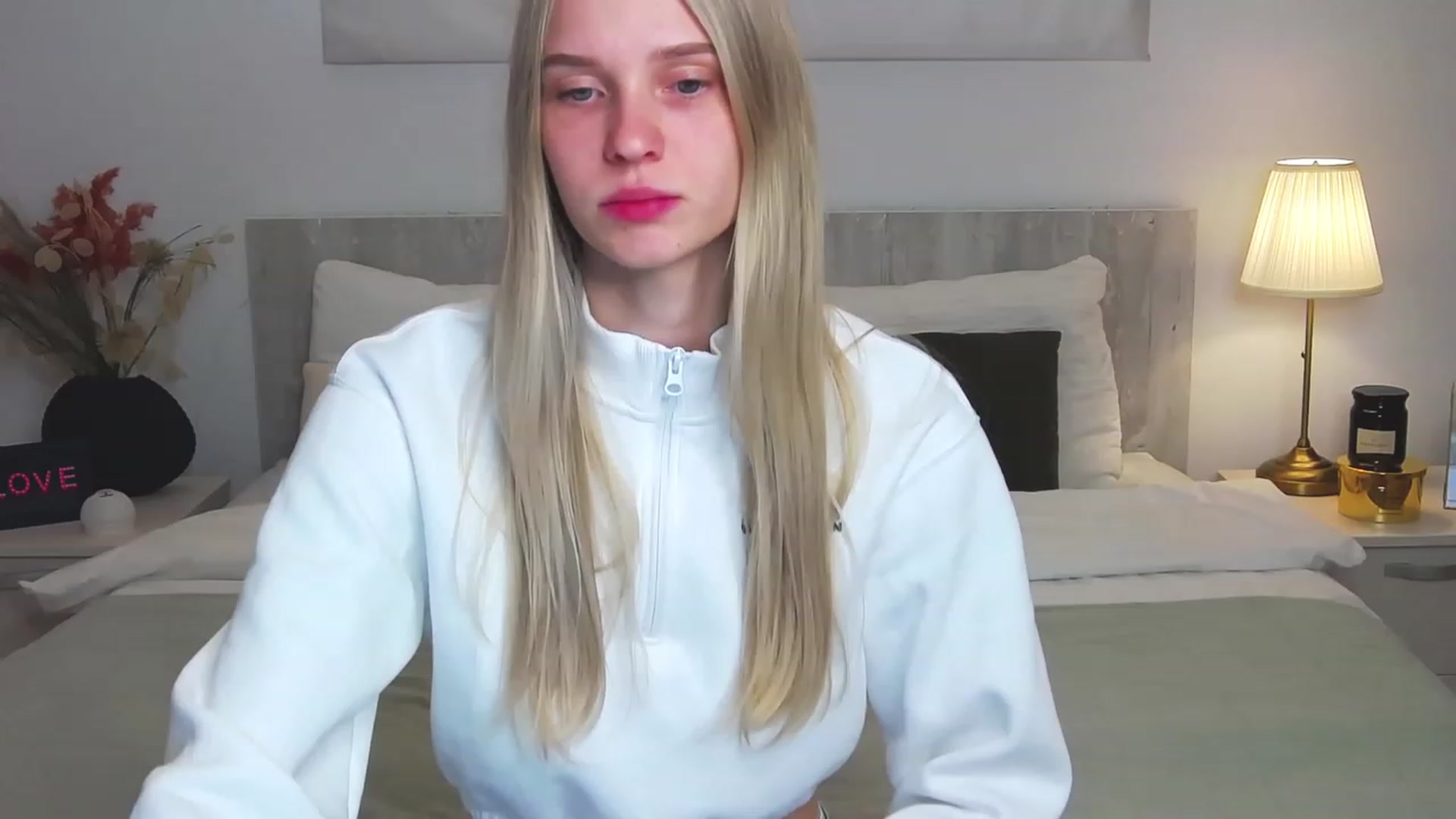 Gallery image thumbnail from Angell_XO's myfreecams stream on, 02/28/2023, 13:02 image 19 of 20