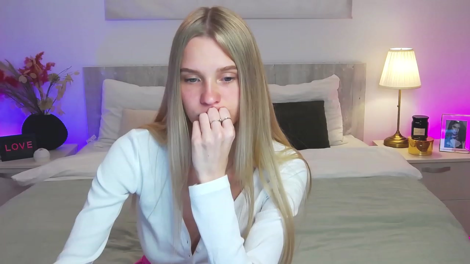 Gallery image thumbnail from Angell_XO's myfreecams stream on, 03/01/2023, 13:11 image 20 of 20