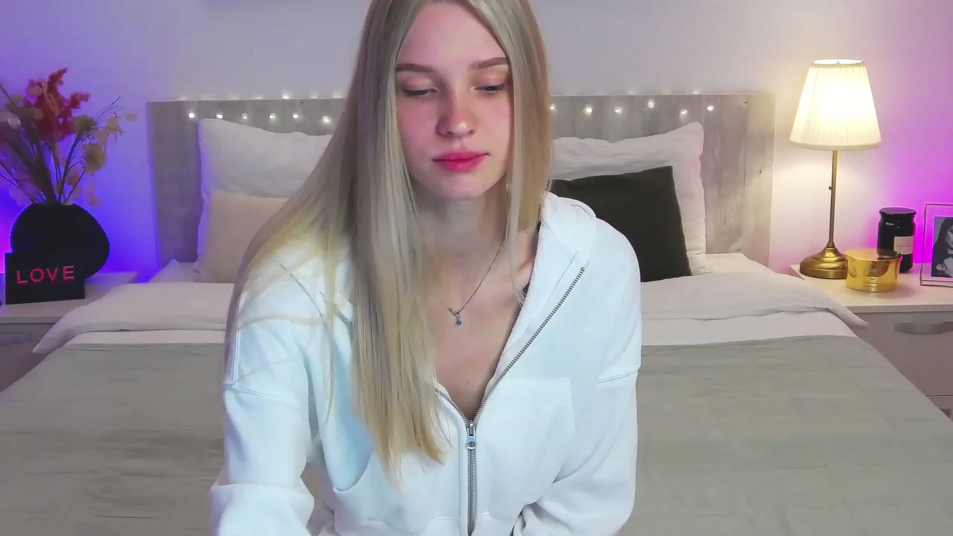 Gallery image thumbnail from Angell_XO's myfreecams stream on, 03/03/2023, 08:24 image 11 of 20
