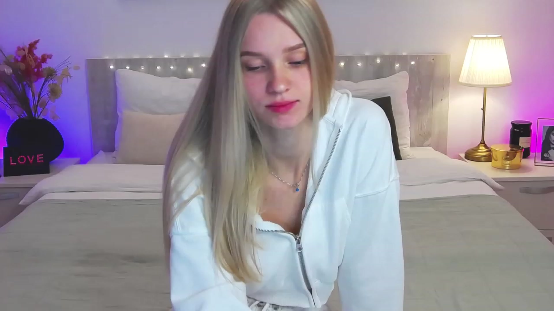 Gallery image thumbnail from Angell_XO's myfreecams stream on, 03/03/2023, 08:24 image 4 of 20