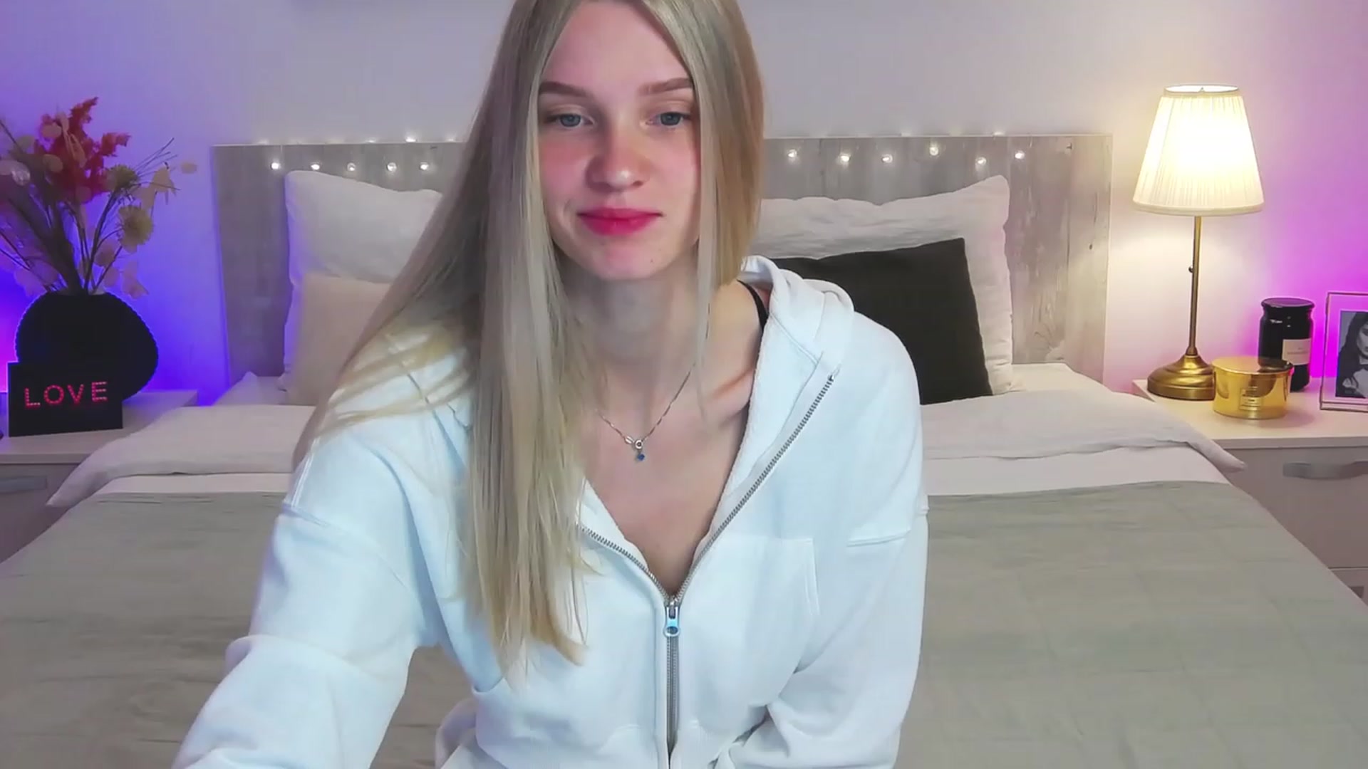 Gallery image thumbnail from Angell_XO's myfreecams stream on, 03/03/2023, 08:24 image 3 of 20