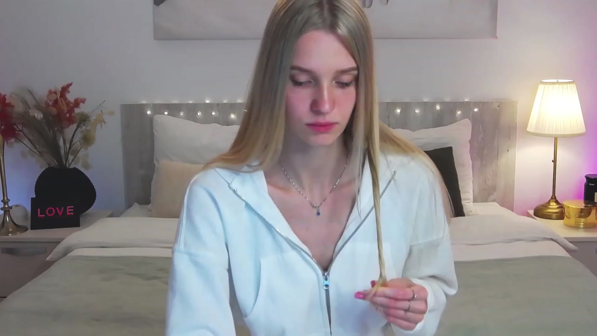 Gallery image thumbnail from Angell_XO's myfreecams stream on, 03/03/2023, 11:44 image 14 of 20