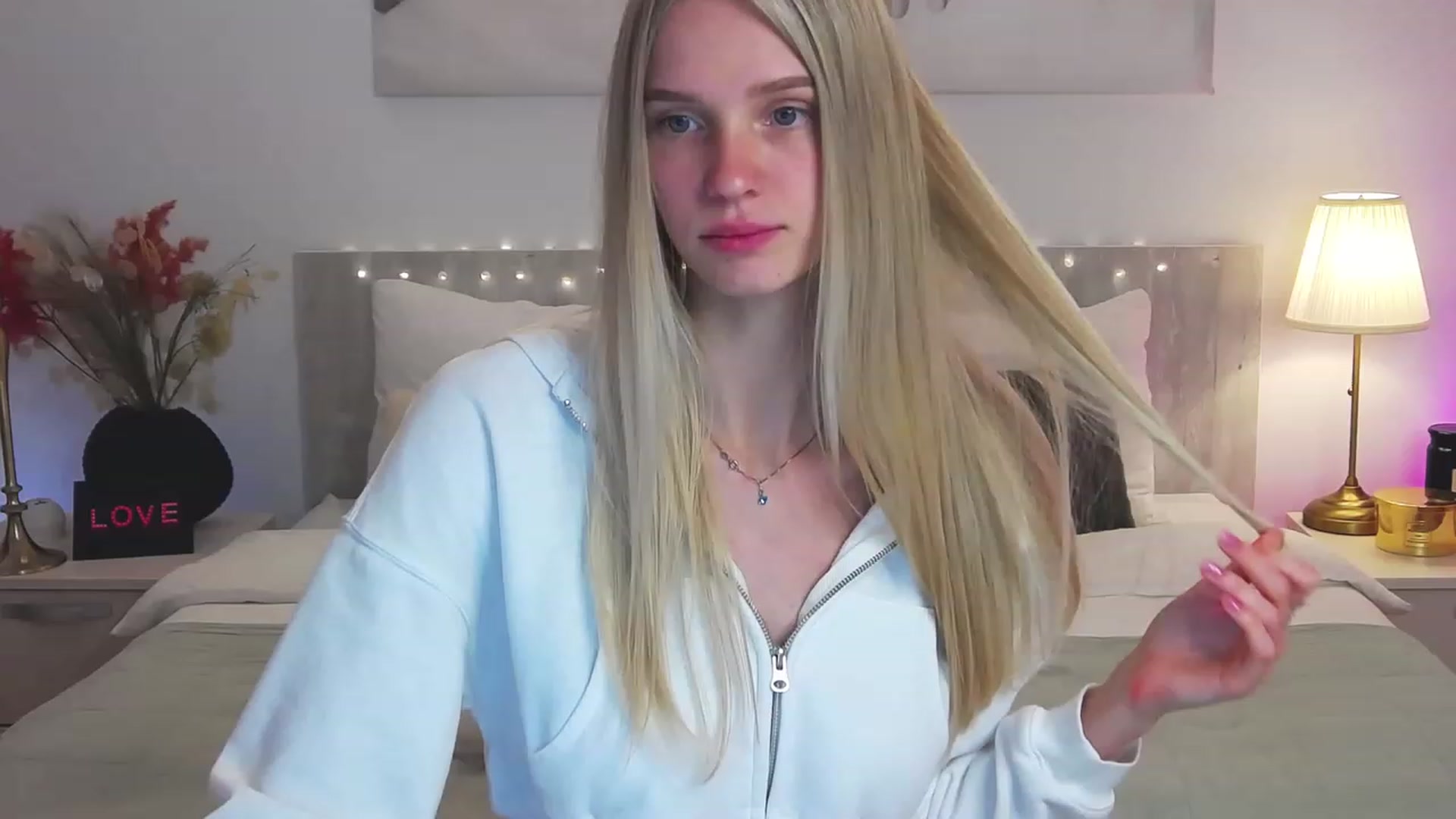 Gallery image thumbnail from Angell_XO's myfreecams stream on, 03/03/2023, 11:44 image 7 of 20
