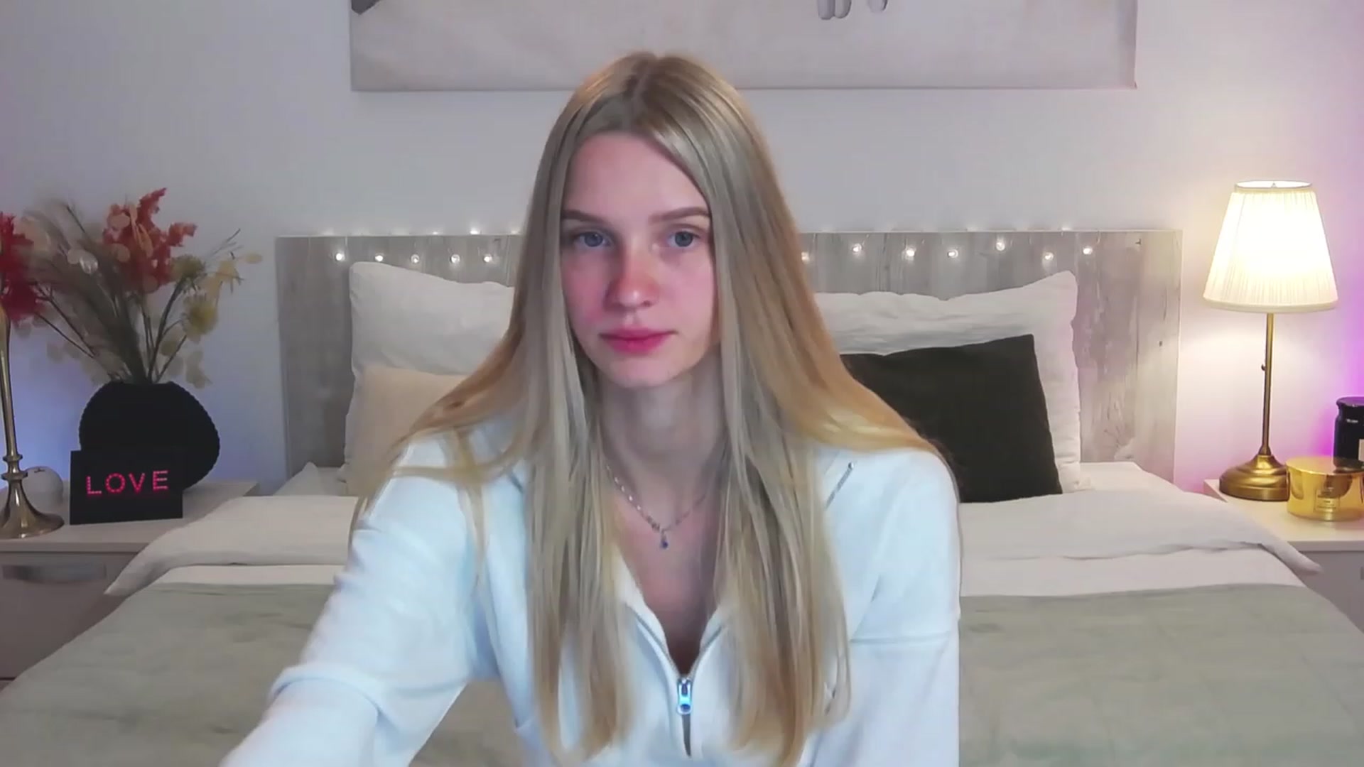Gallery image thumbnail from Angell_XO's myfreecams stream on, 03/03/2023, 11:44 image 15 of 20
