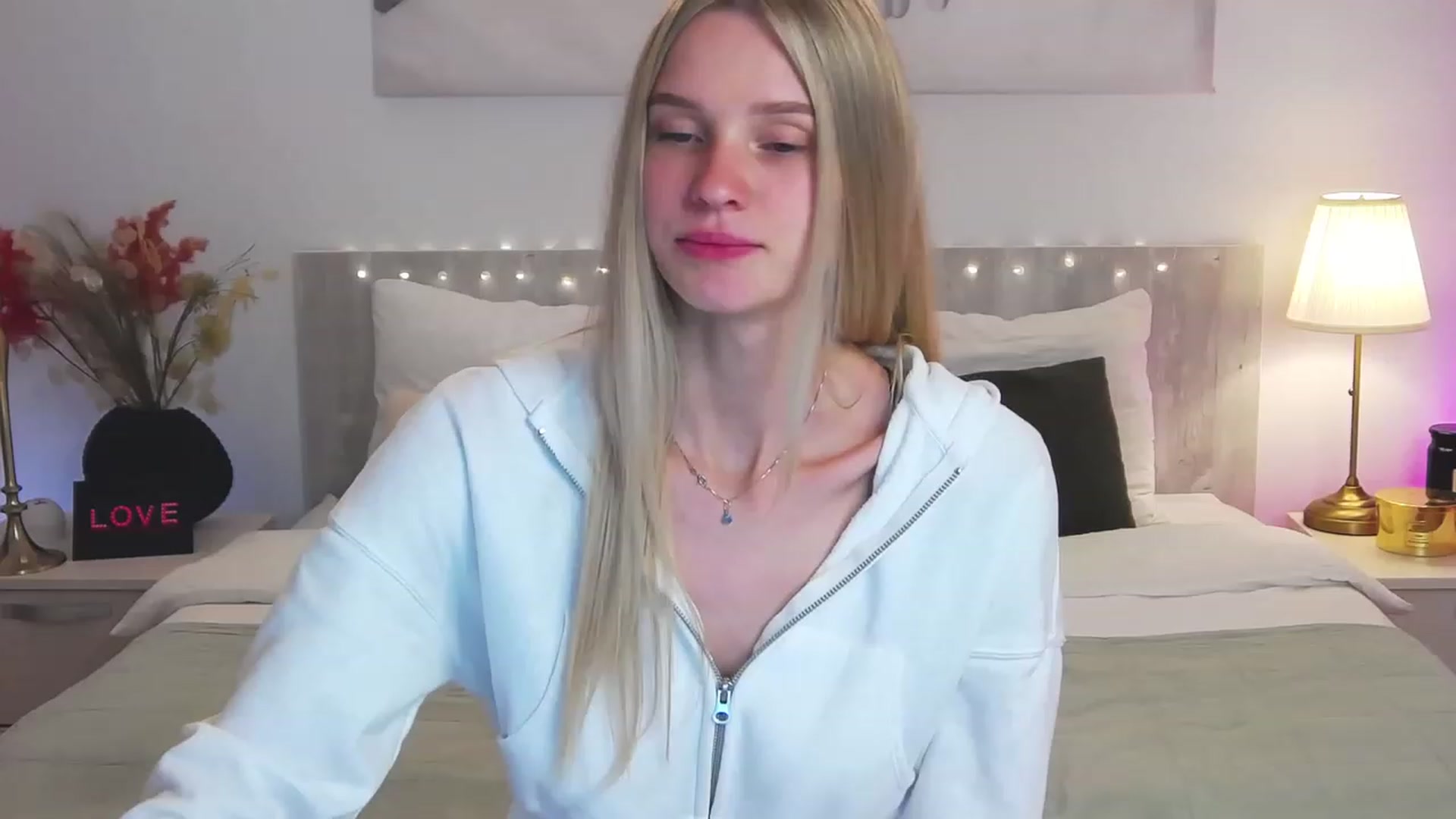 Gallery image thumbnail from Angell_XO's myfreecams stream on, 03/03/2023, 11:44 image 6 of 20