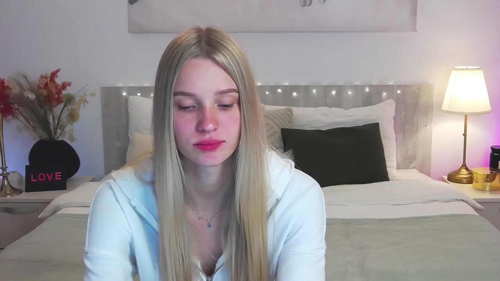 Gallery image thumbnail from Angell_XO's myfreecams stream on, 03/03/2023, 11:44 image 2 of 20