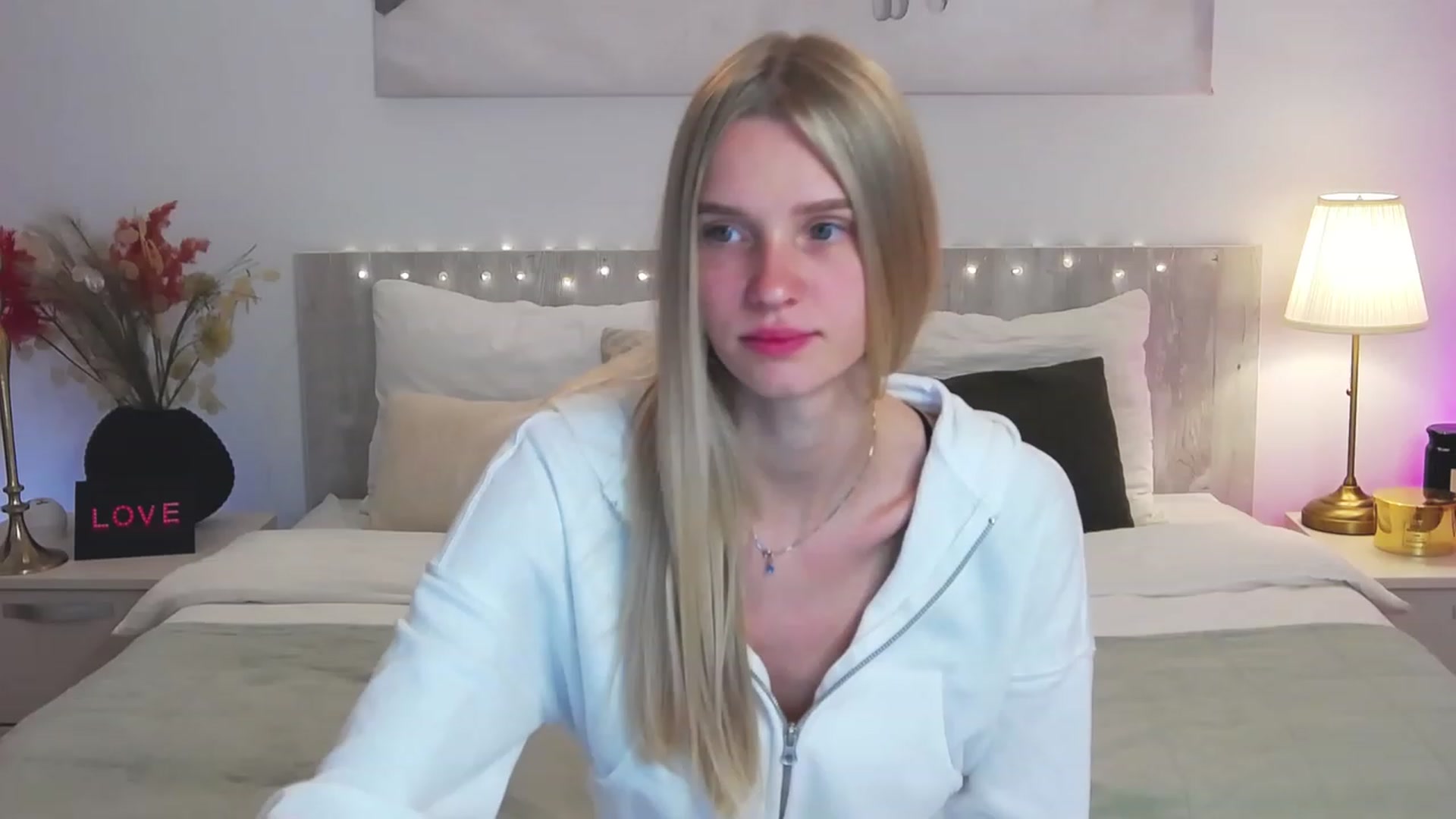 Gallery image thumbnail from Angell_XO's myfreecams stream on, 03/03/2023, 11:44 image 18 of 20