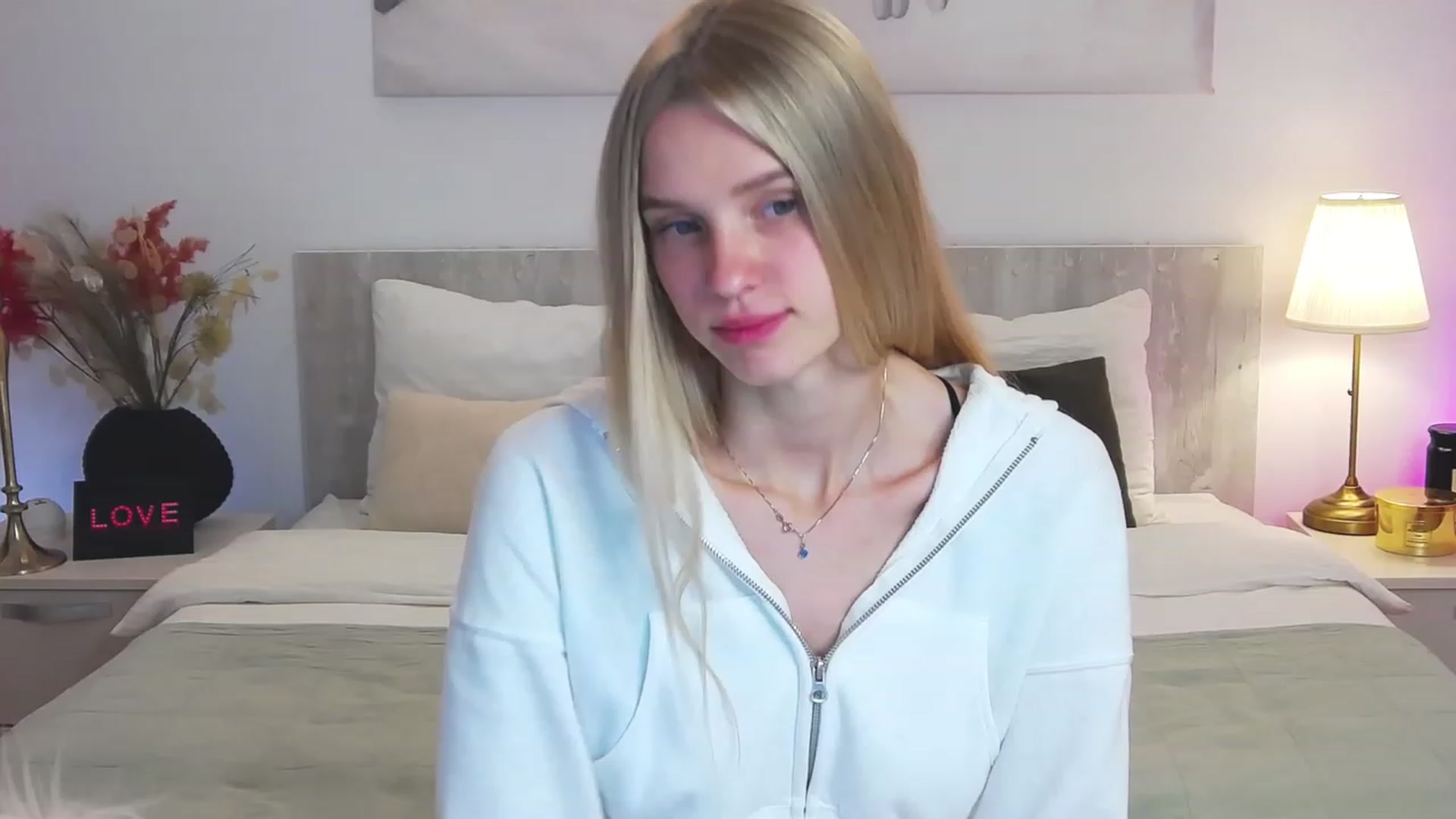 Gallery image thumbnail from Angell_XO's myfreecams stream on, 03/03/2023, 12:02 image 19 of 20