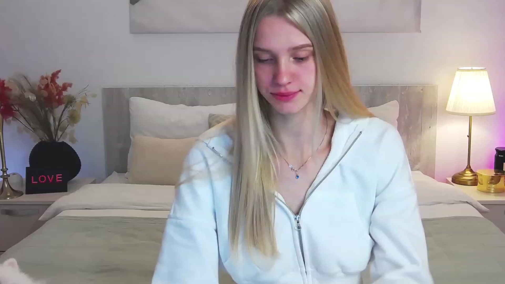 Gallery image thumbnail from Angell_XO's myfreecams stream on, 03/03/2023, 12:02 image 8 of 20