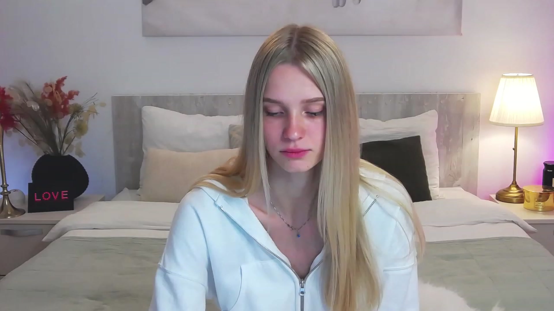 Gallery image thumbnail from Angell_XO's myfreecams stream on, 03/03/2023, 12:02 image 16 of 20
