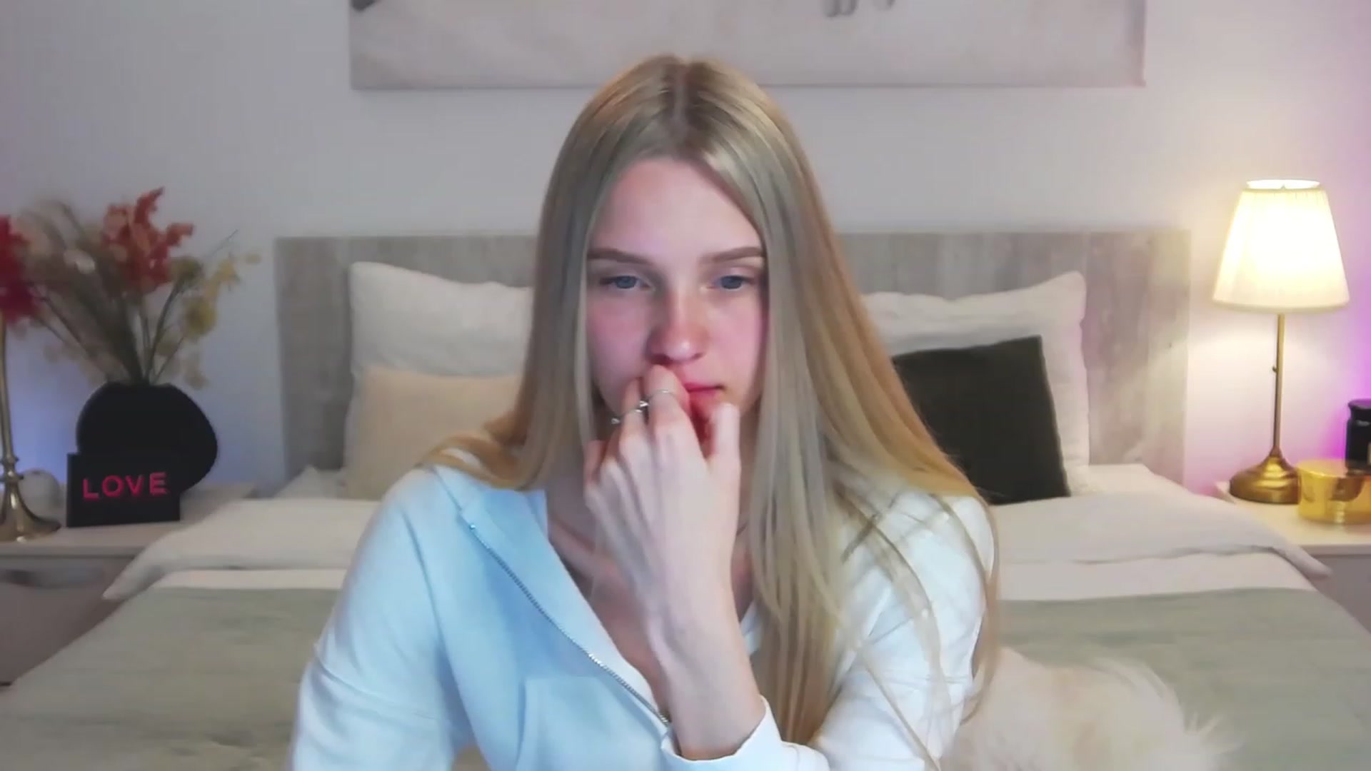 Gallery image thumbnail from Angell_XO's myfreecams stream on, 03/03/2023, 12:02 image 15 of 20