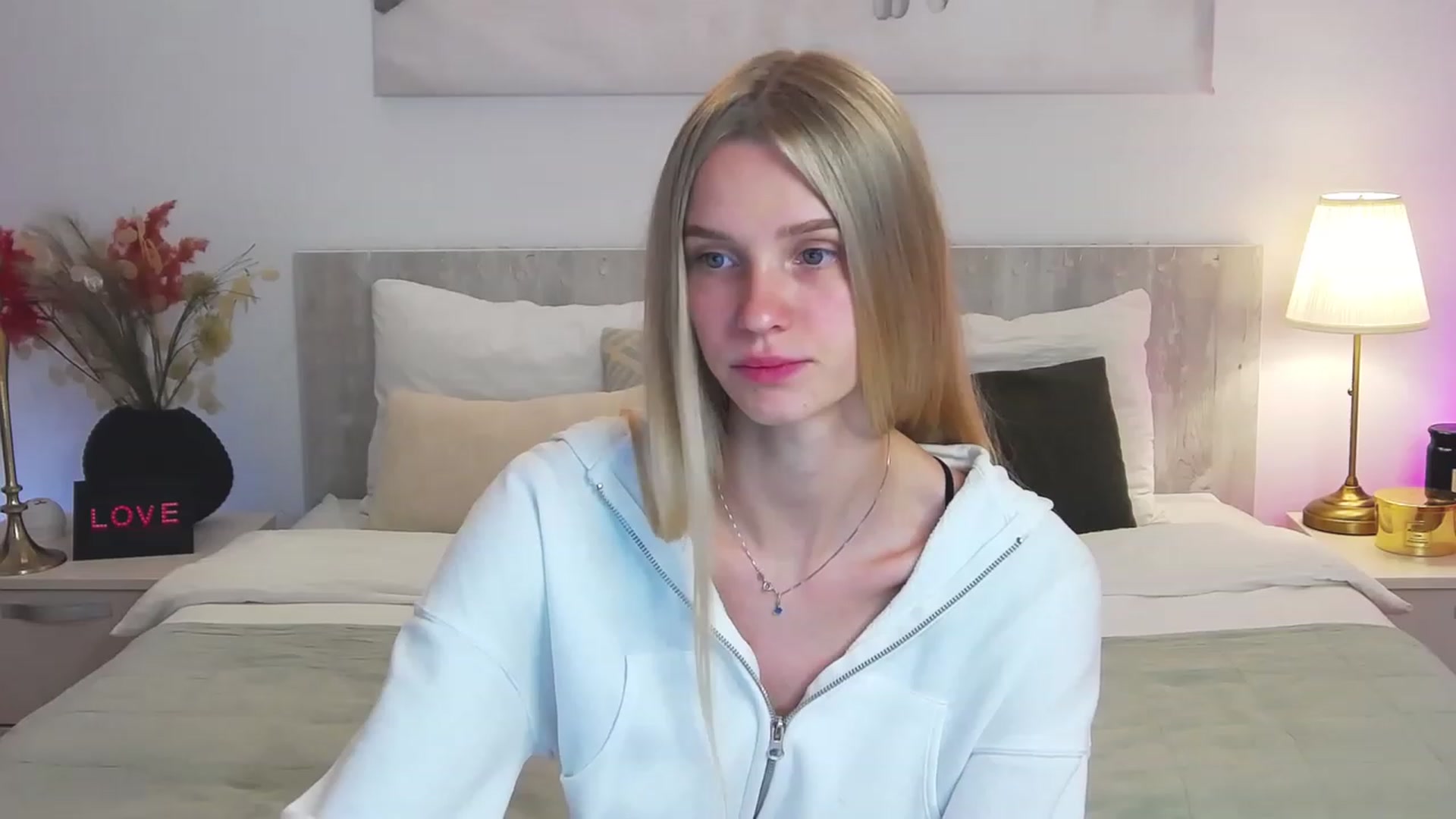 Gallery image thumbnail from Angell_XO's myfreecams stream on, 03/03/2023, 12:02 image 18 of 20