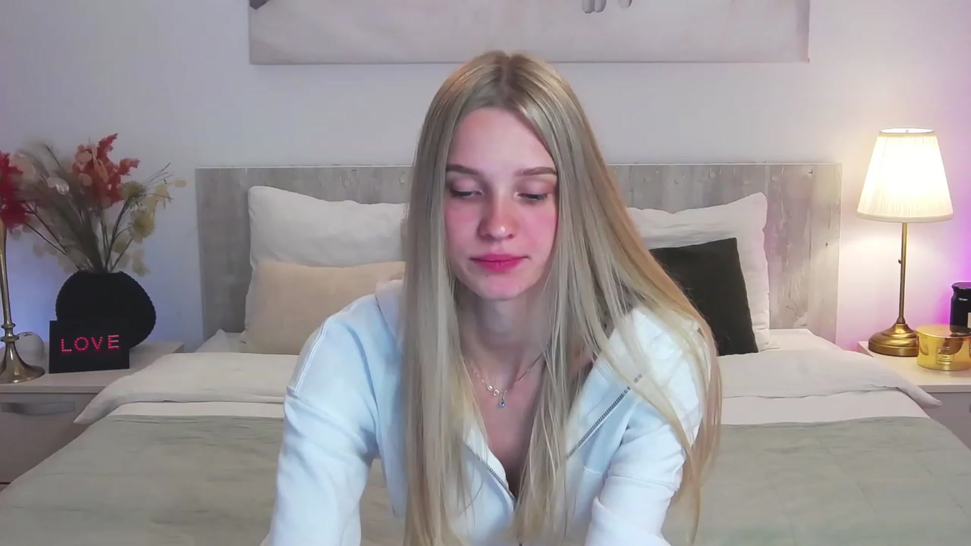 Gallery image thumbnail from Angell_XO's myfreecams stream on, 03/03/2023, 12:54 image 15 of 20