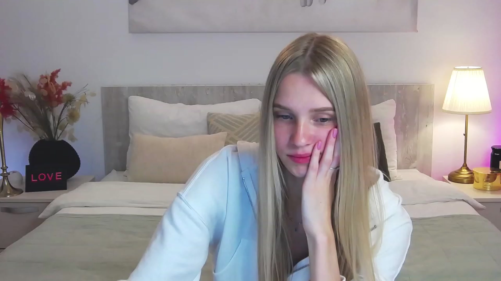 Gallery image thumbnail from Angell_XO's myfreecams stream on, 03/03/2023, 12:54 image 8 of 20