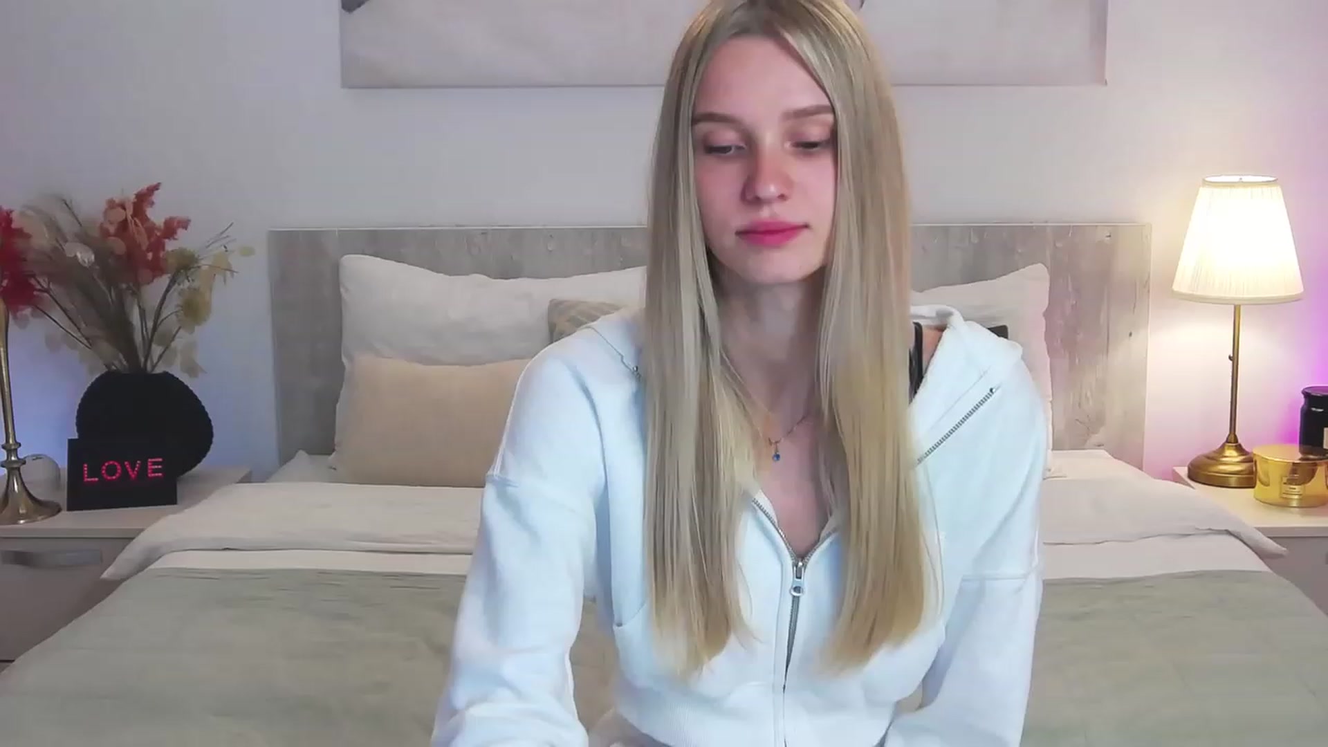 Gallery image thumbnail from Angell_XO's myfreecams stream on, 03/03/2023, 12:54 image 13 of 20
