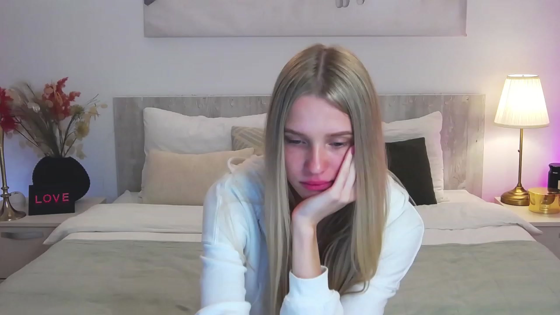 Gallery image thumbnail from Angell_XO's myfreecams stream on, 03/03/2023, 12:54 image 4 of 20