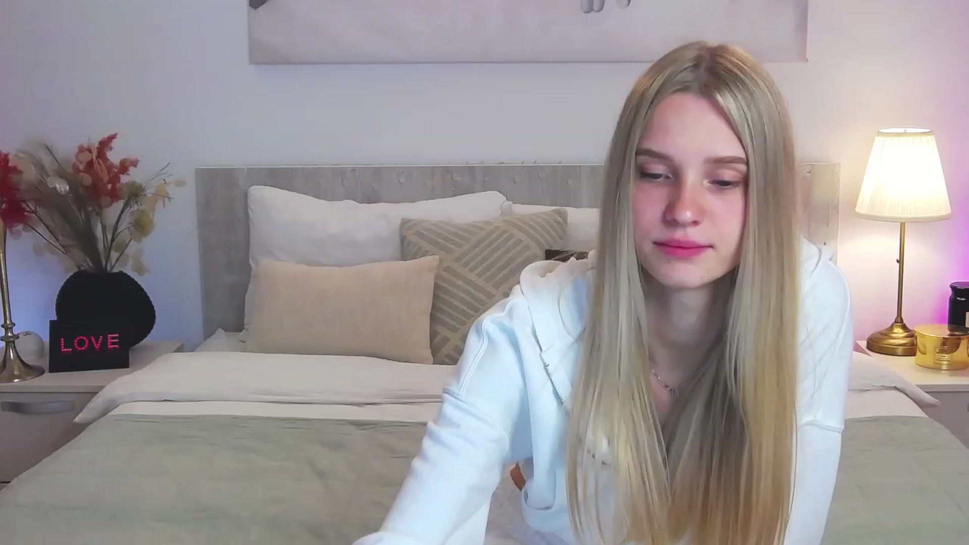 Gallery image thumbnail from Angell_XO's myfreecams stream on, 03/03/2023, 12:54 image 17 of 20
