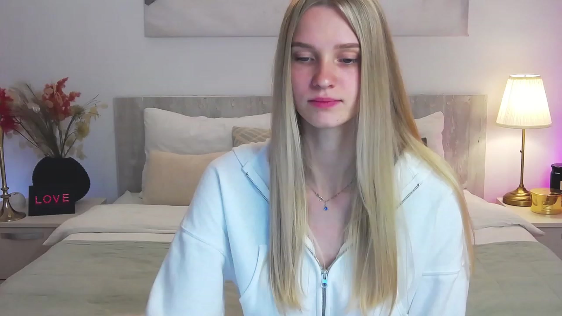 Gallery image thumbnail from Angell_XO's myfreecams stream on, 03/03/2023, 12:54 image 6 of 20