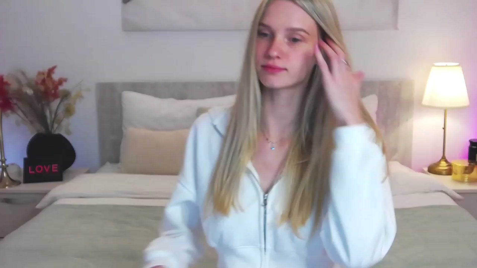 Gallery image thumbnail from Angell_XO's myfreecams stream on, 03/03/2023, 12:54 image 5 of 20
