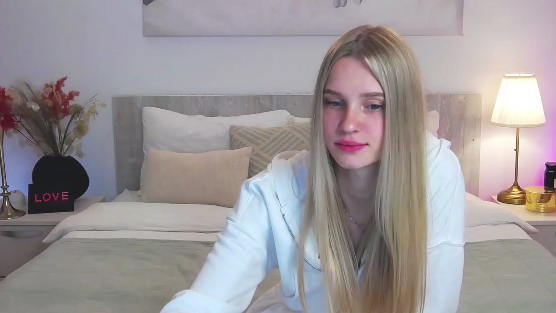 Gallery image thumbnail from Angell_XO's myfreecams stream on, 03/03/2023, 12:54 image 18 of 20