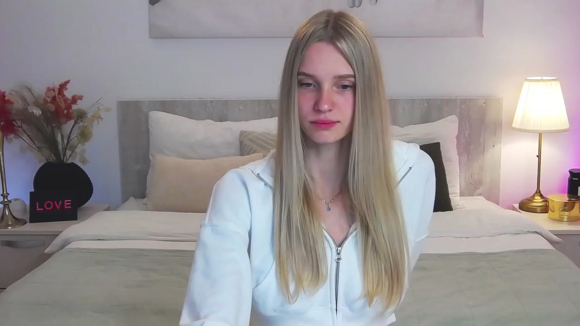 Gallery image thumbnail from Angell_XO's myfreecams stream on, 03/03/2023, 12:54 image 9 of 20