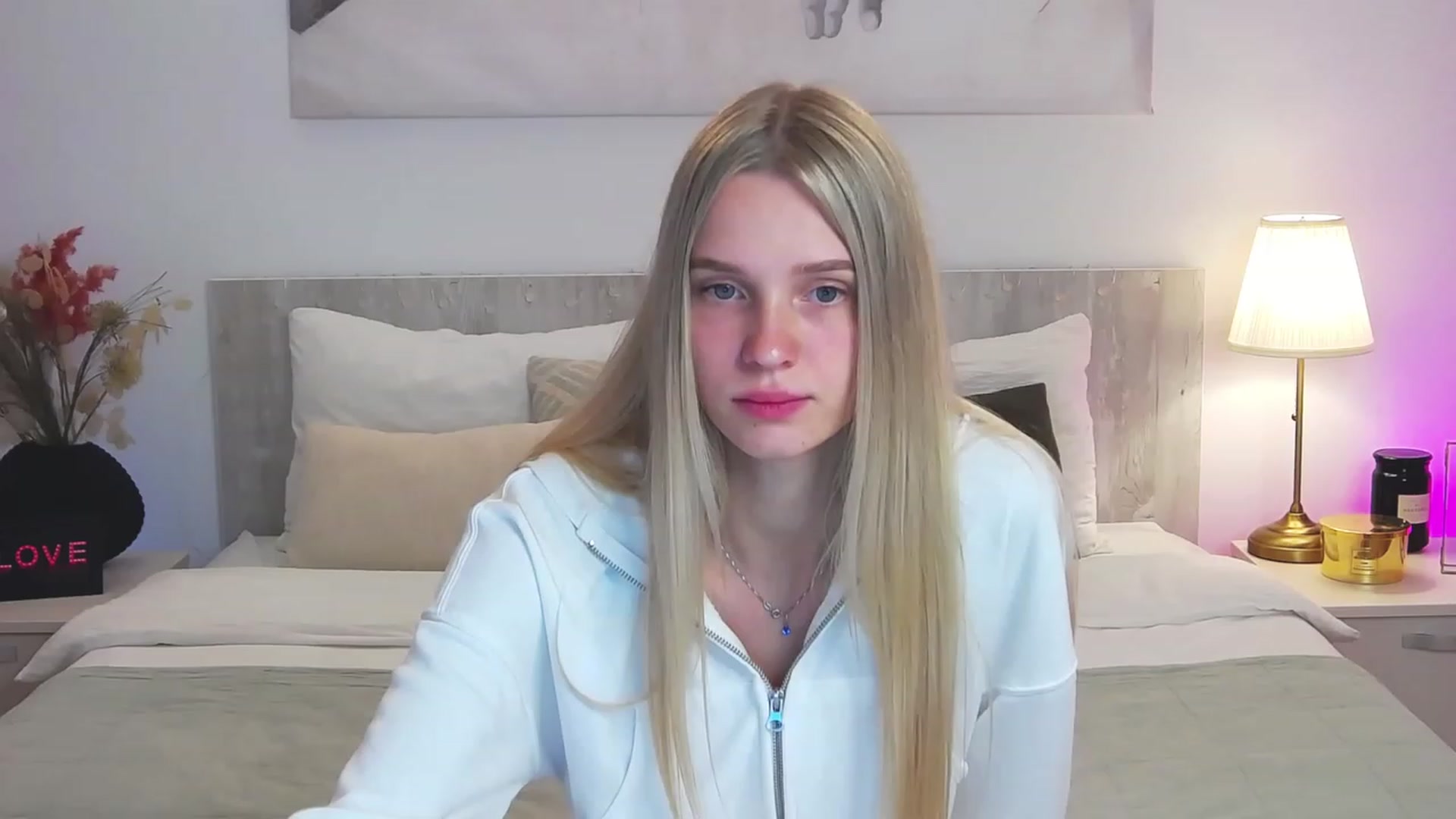 Gallery image thumbnail from Angell_XO's myfreecams stream on, 03/03/2023, 13:46 image 3 of 20