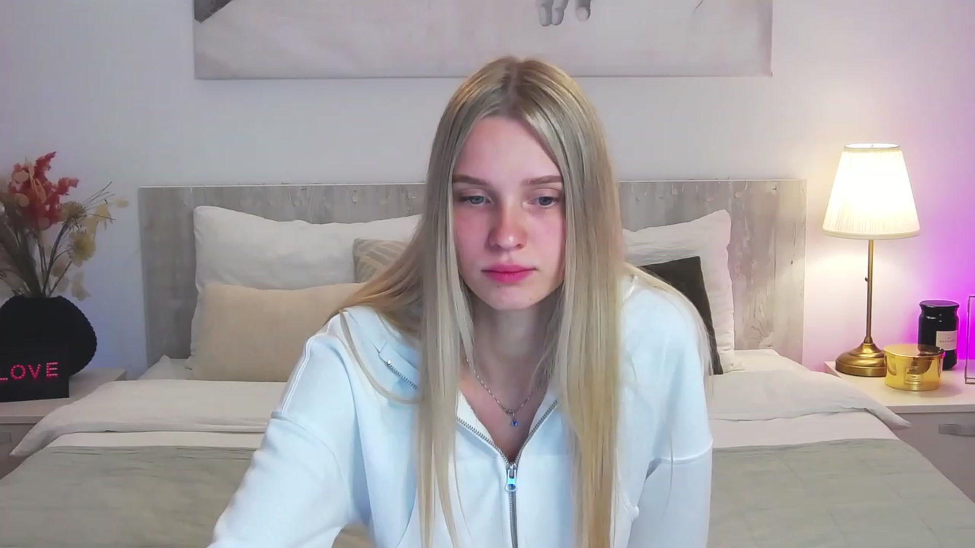 Gallery image thumbnail from Angell_XO's myfreecams stream on, 03/03/2023, 13:46 image 2 of 20