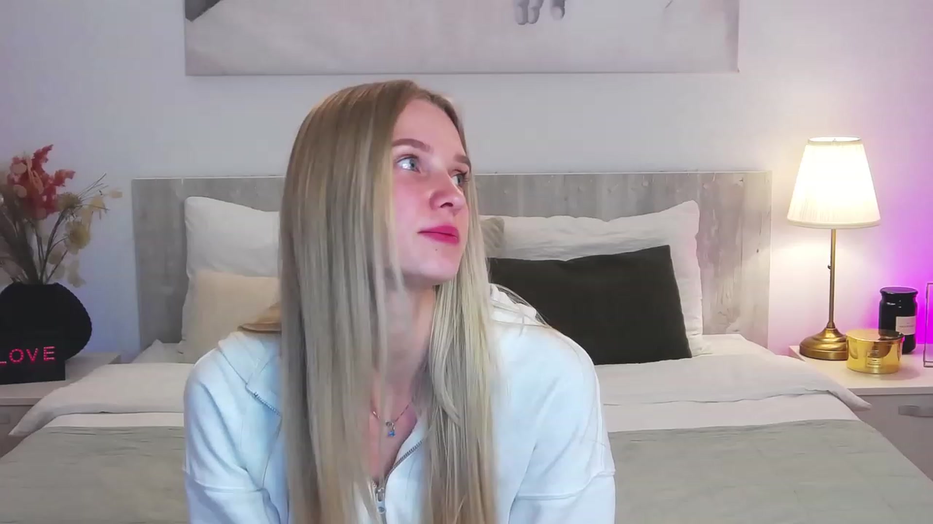 Gallery image thumbnail from Angell_XO's myfreecams stream on, 03/03/2023, 13:46 image 8 of 20