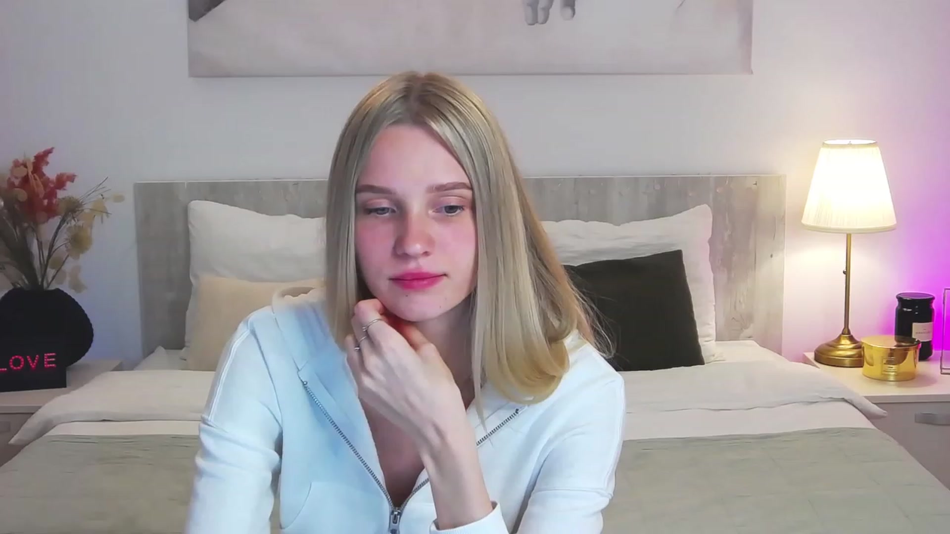 Gallery image thumbnail from Angell_XO's myfreecams stream on, 03/03/2023, 13:46 image 12 of 20